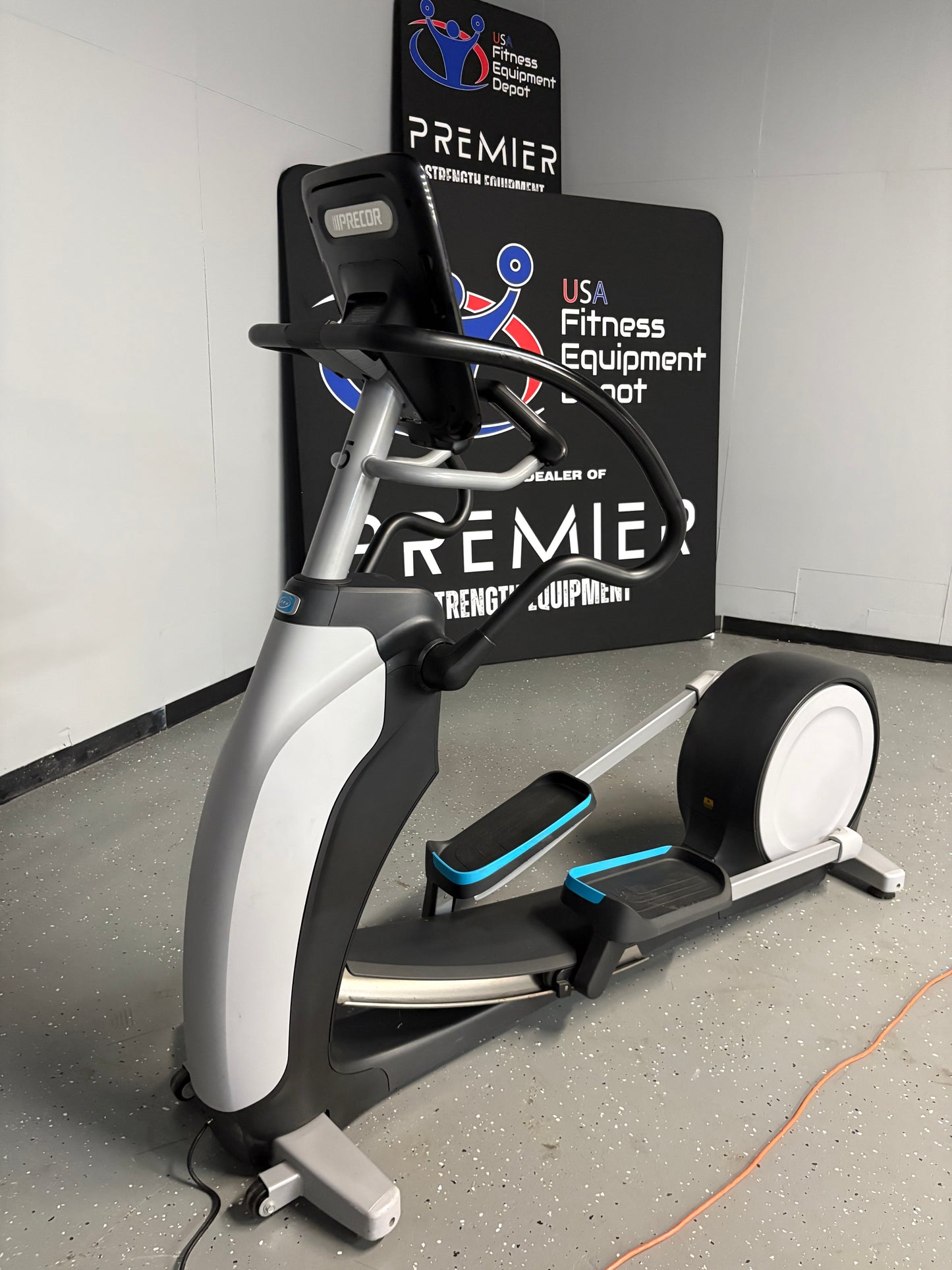 Precor EFX 883 Lower Body Converging Ramp Elliptical P62 Console *Refurbished*