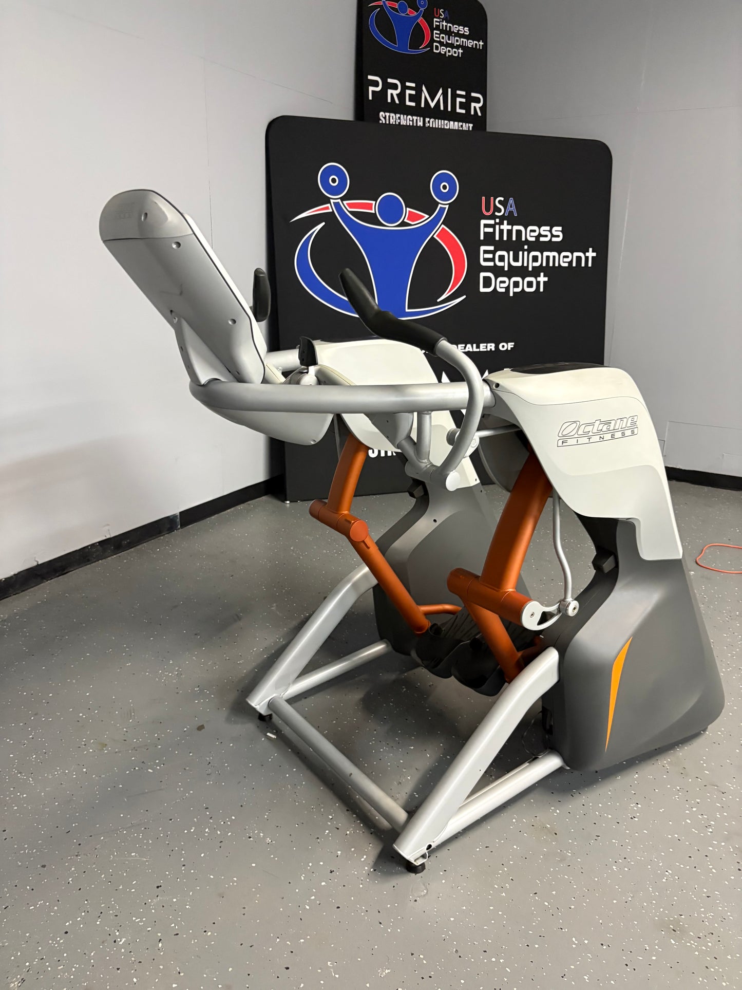 Octane Fitness ZR8000 Zero Runner w/Smart Screen *Refurbished*