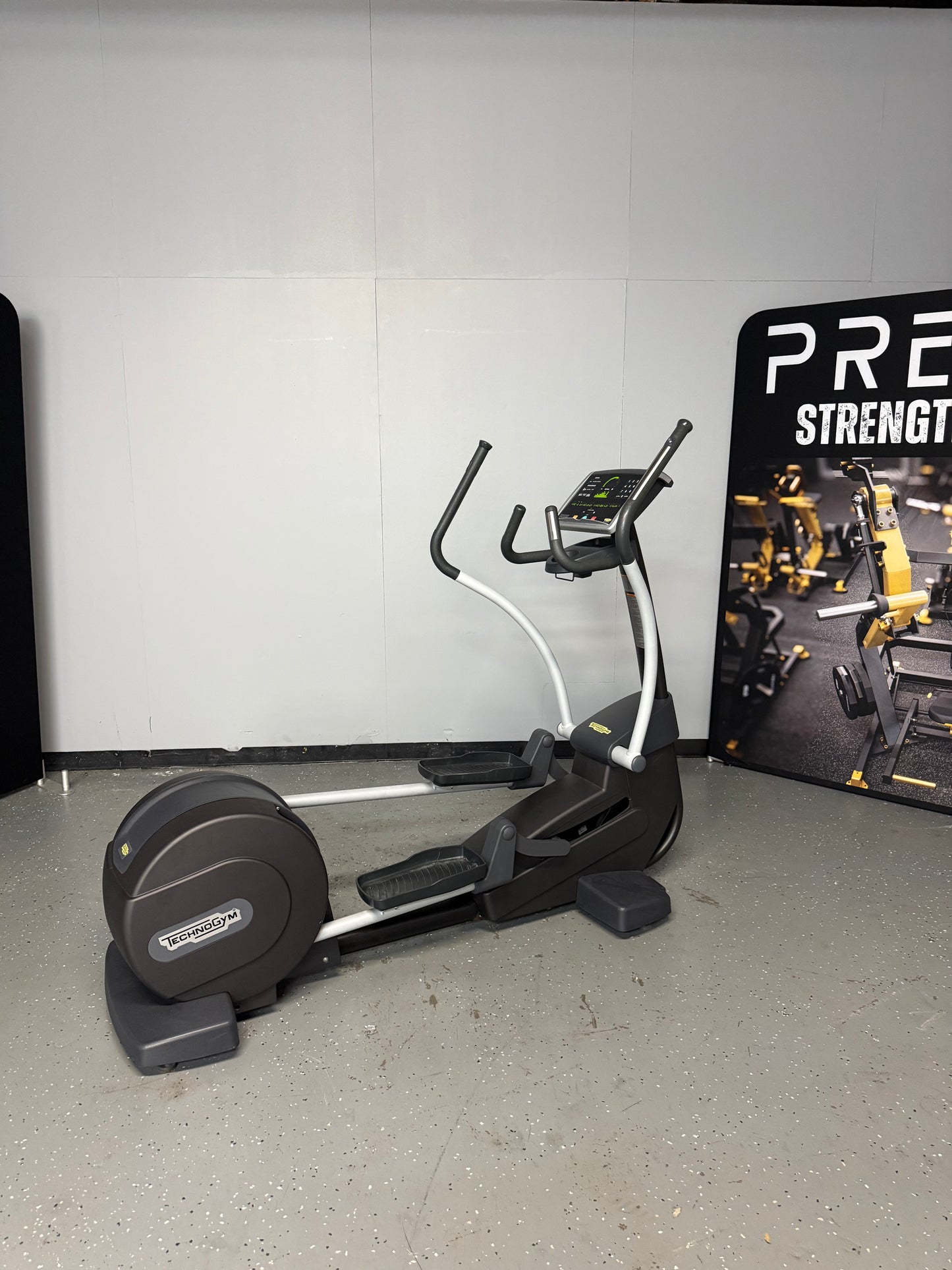 TechnoGym Synchro Excite 700 Elliptical