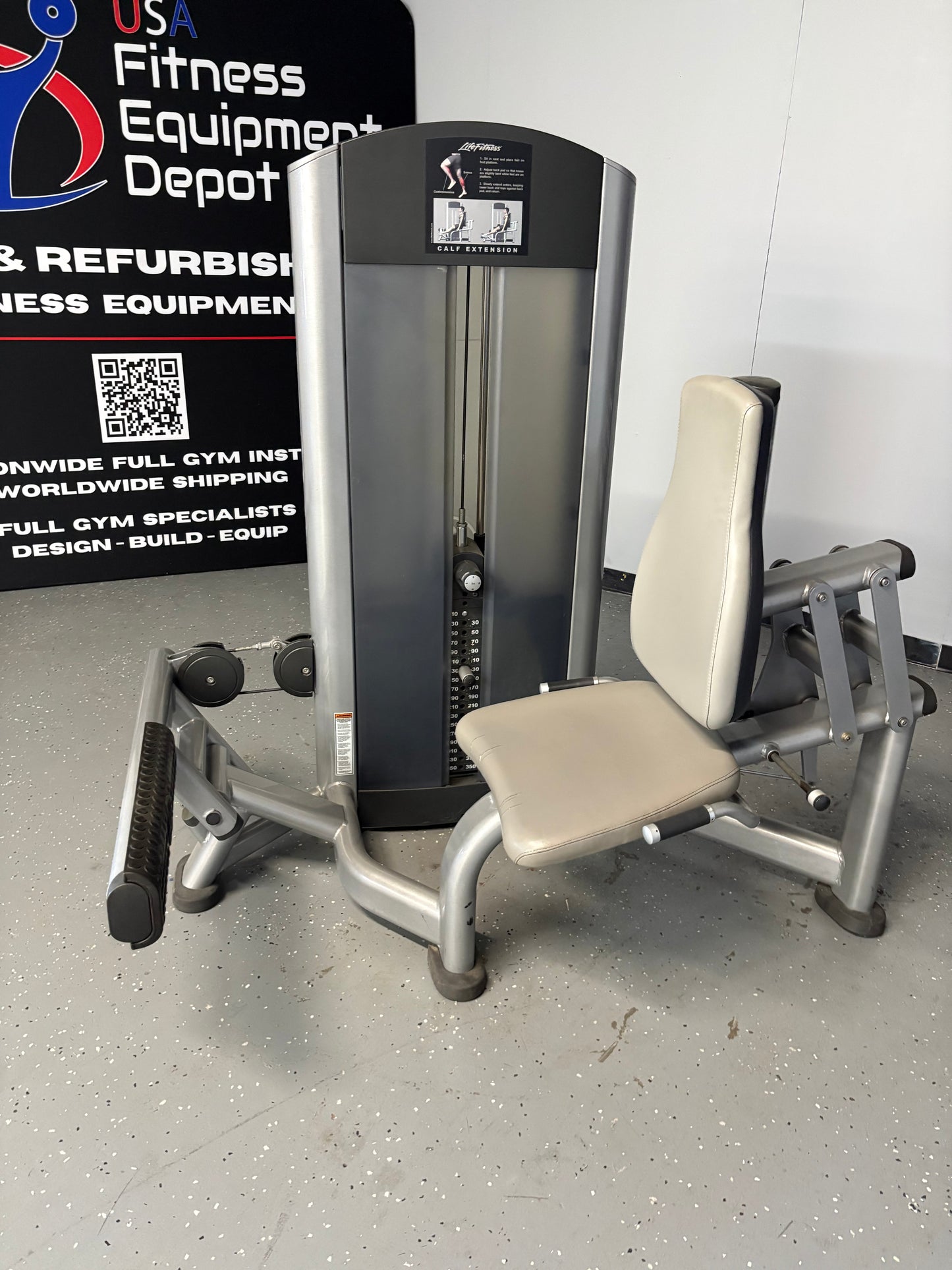 Life Fitness Signature Series Seated Calf