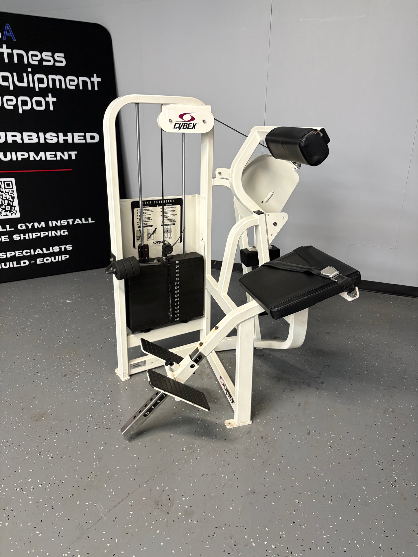 Cybex VR2 Lower Back Extension