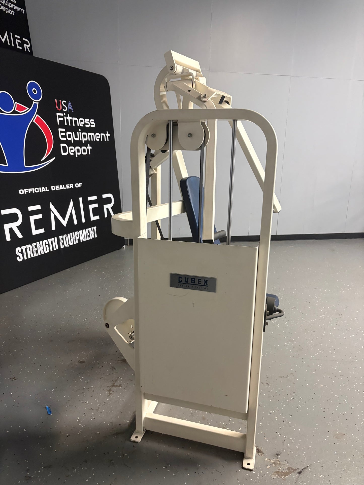 Cybex VR2 Chest Press
