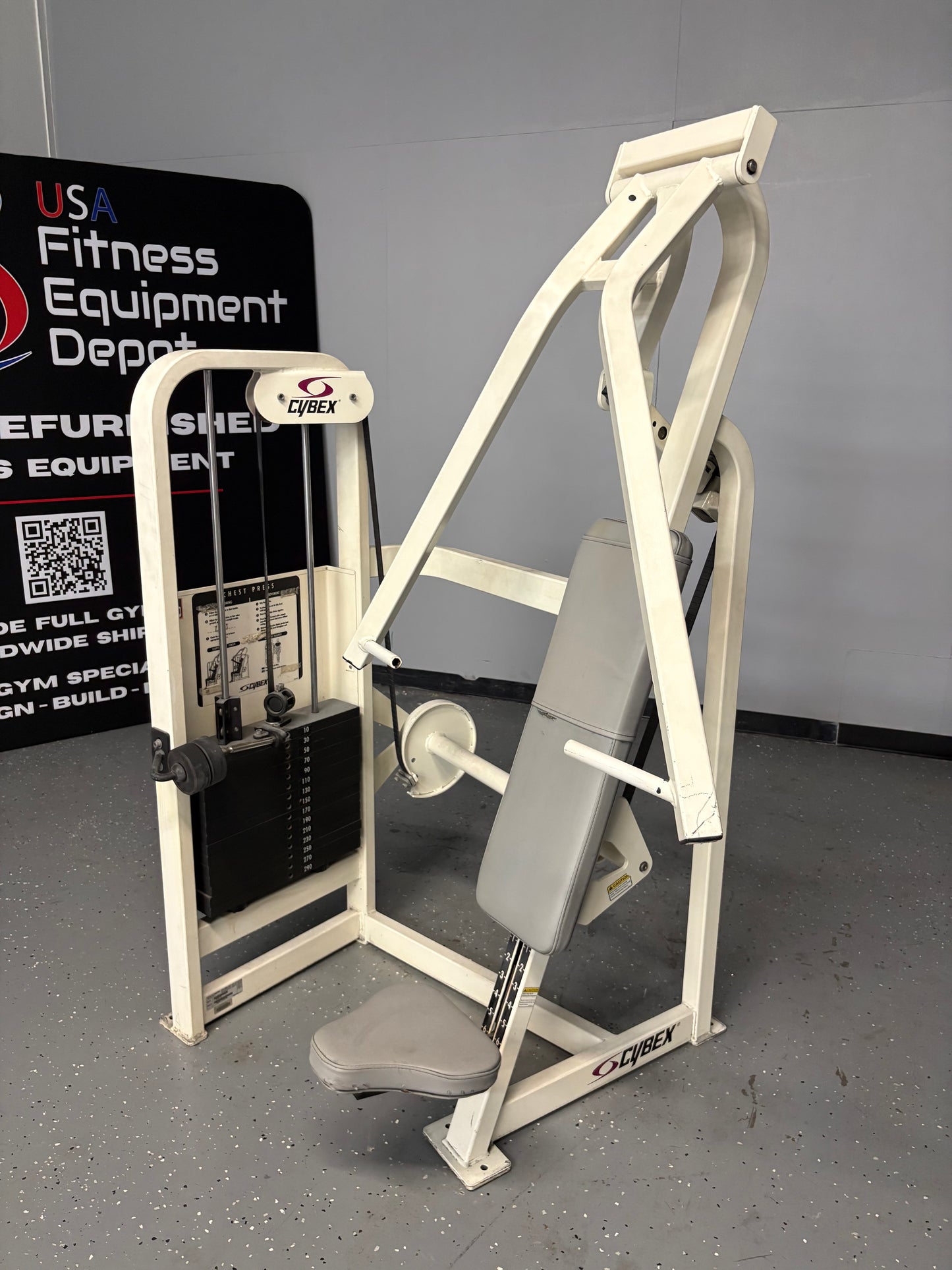 Cybex VR2 Chest Press