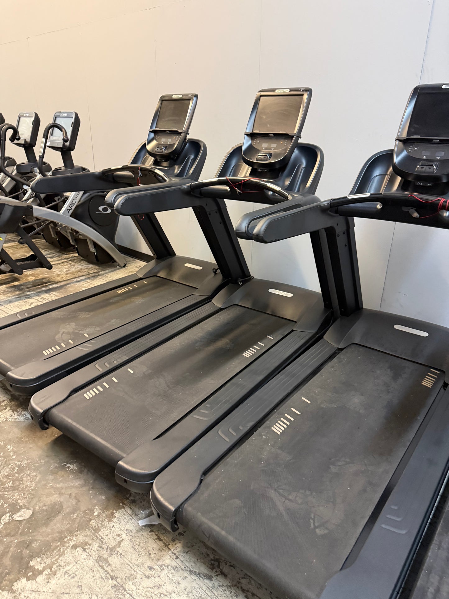 Precor TRM 885 Treadmill P82 console *Refurbished*