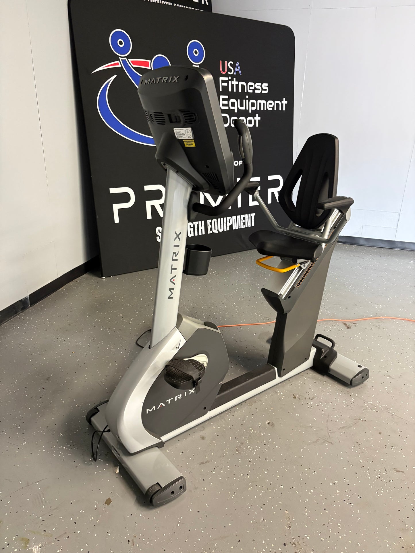 Matrix Fitness H5x Hybrid Bike w/ Touchscreen *Refurbished*