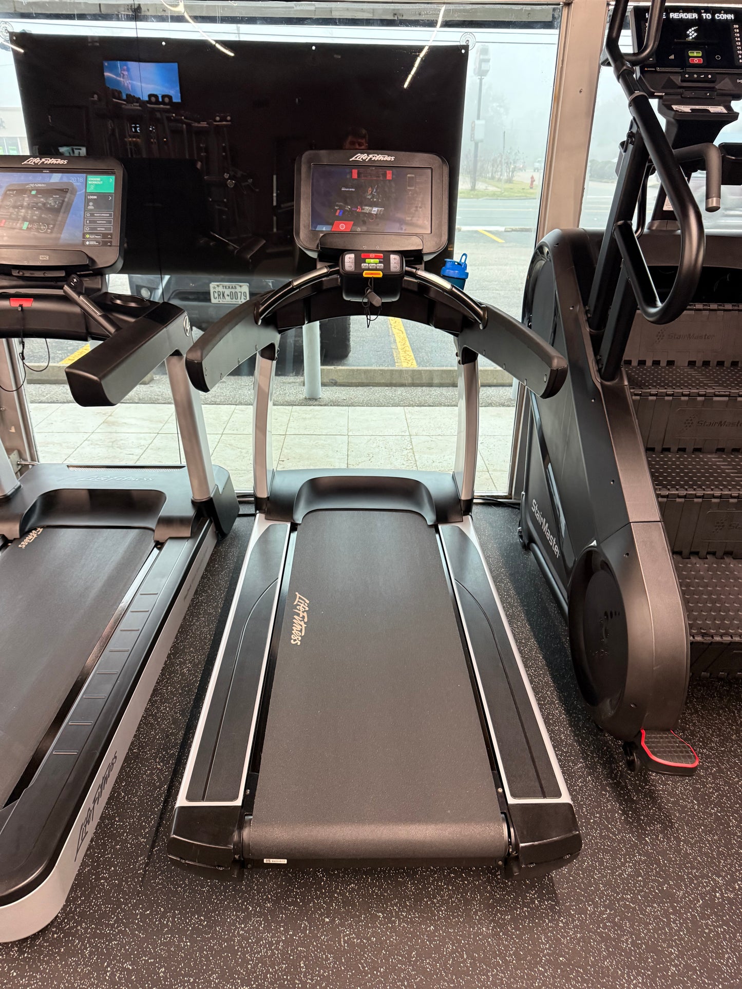 Life Fitness 95T Discover SE3 Series Treadmill