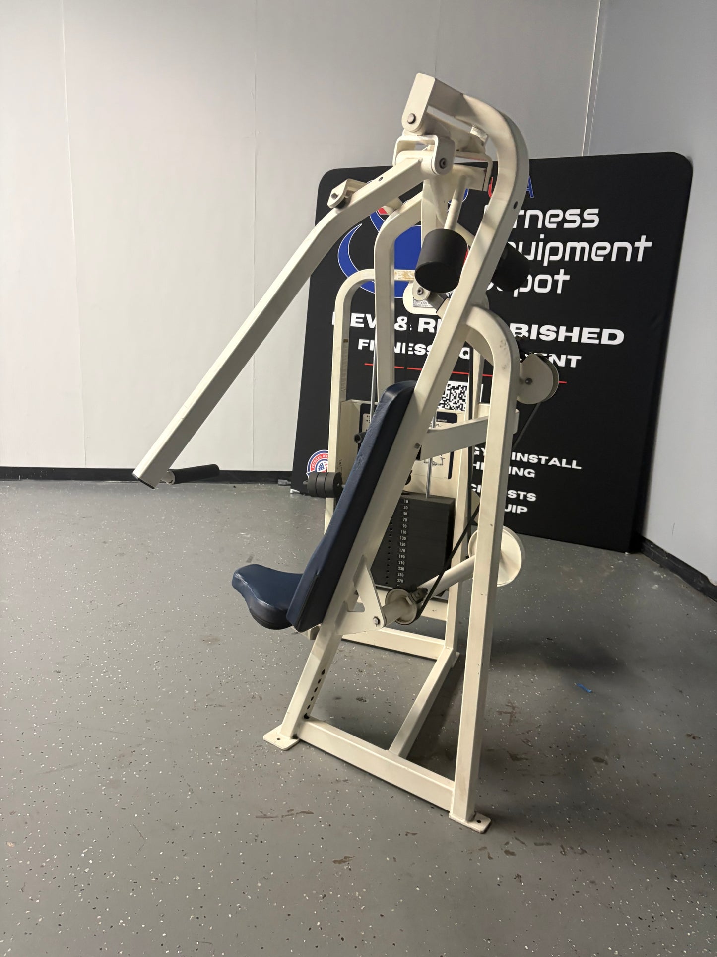 Cybex VR2 Chest Press