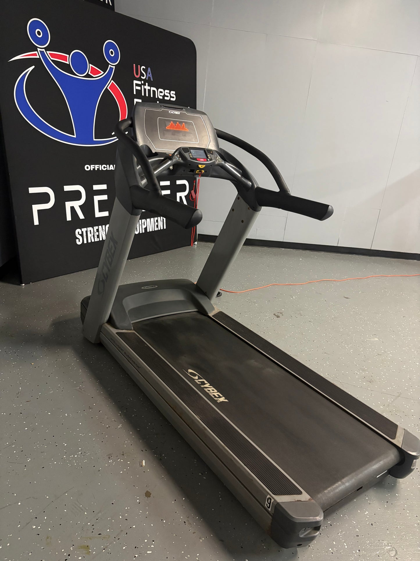 Cybex 770T Treadmill w/LED Console *REFURBISHED*