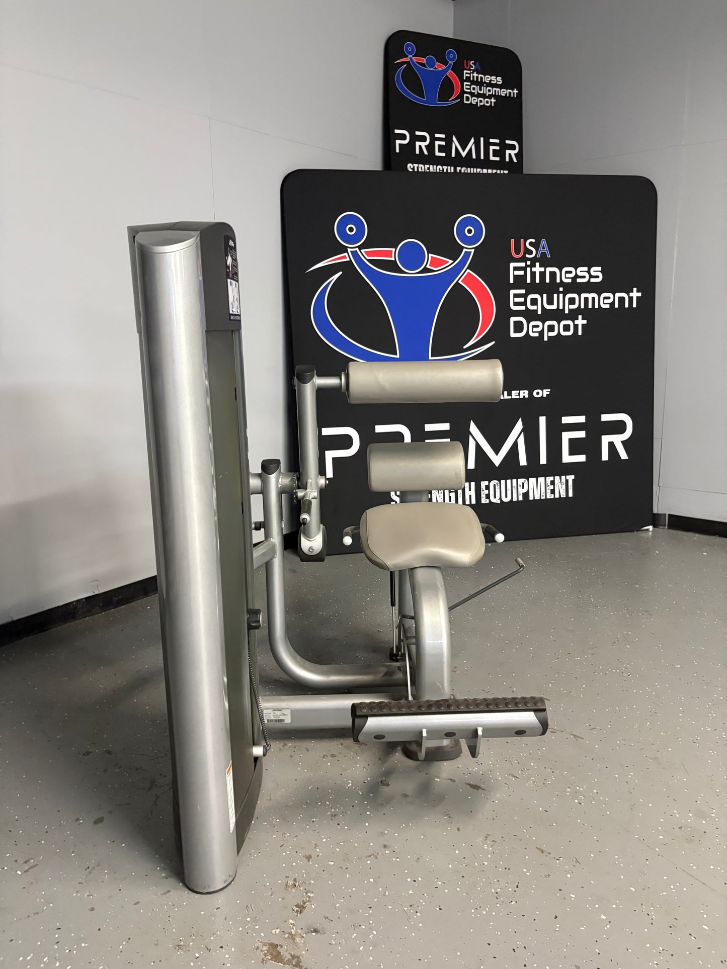 Life Fitness Signature Series Lower Back Extension