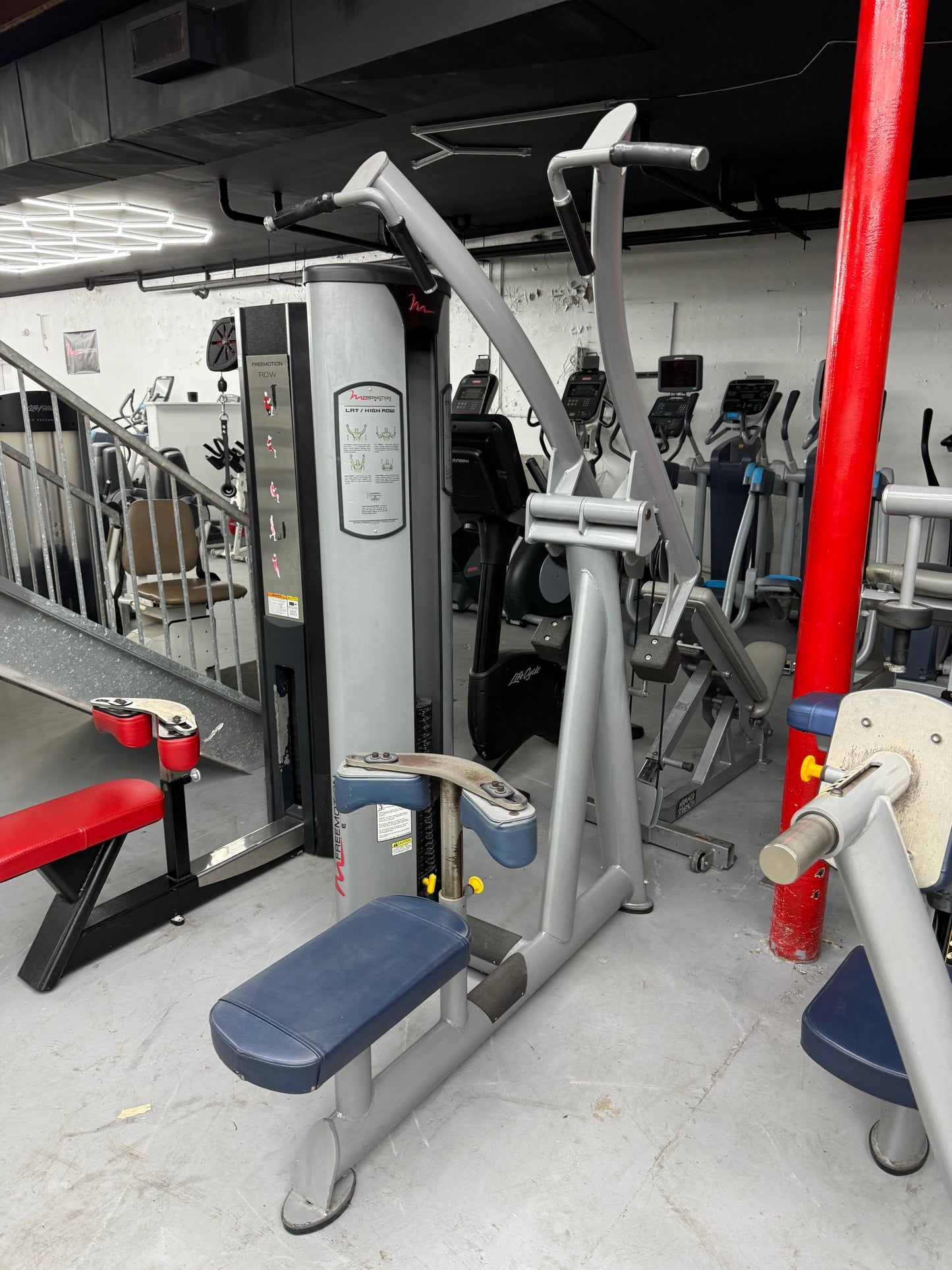 FreeMotion Epic Series Lat Pulldown *REFURBISHED*