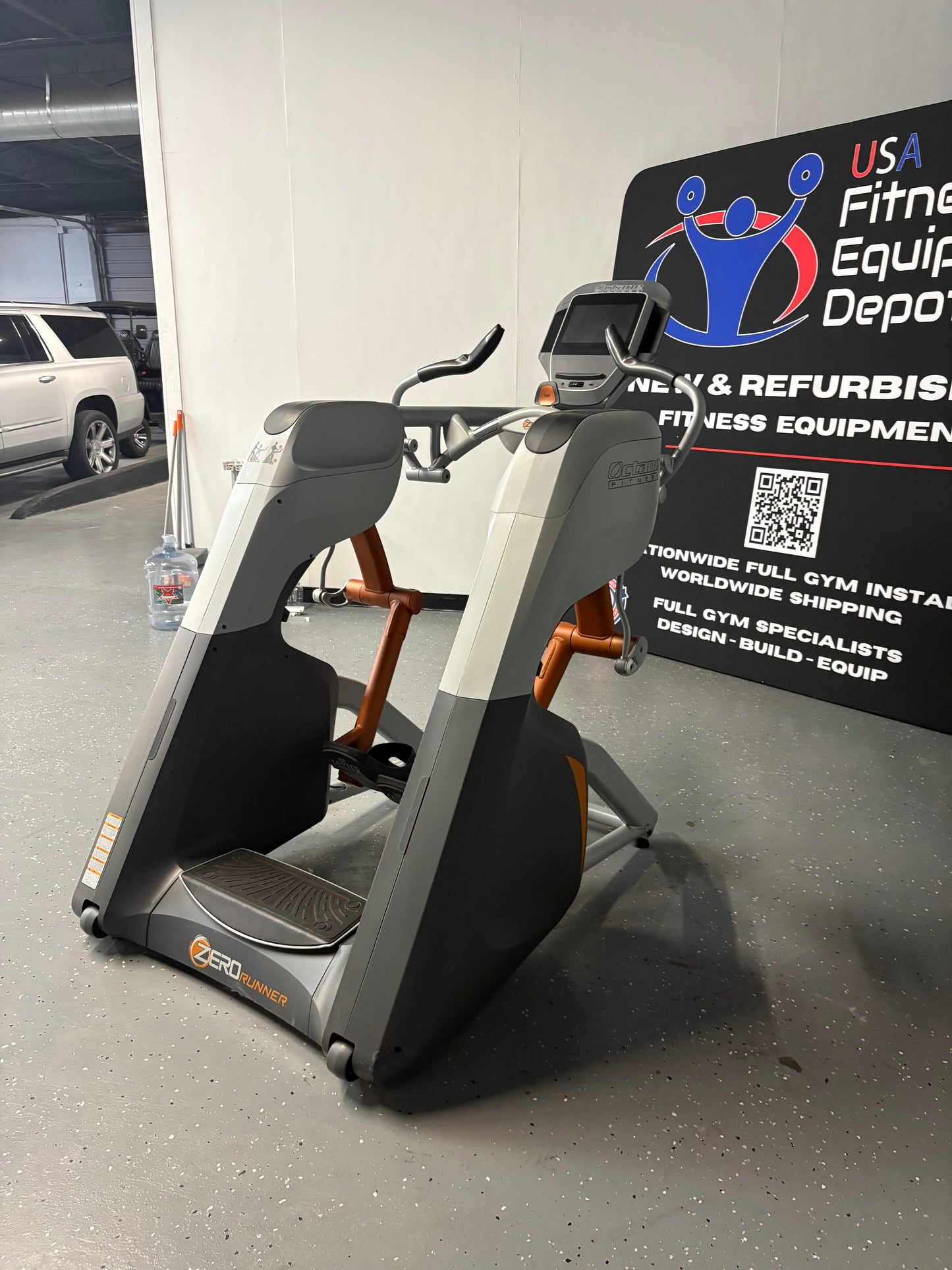 Octane Fitness ZR8000 Zero Runner w/Smart Screen *Refurbished*