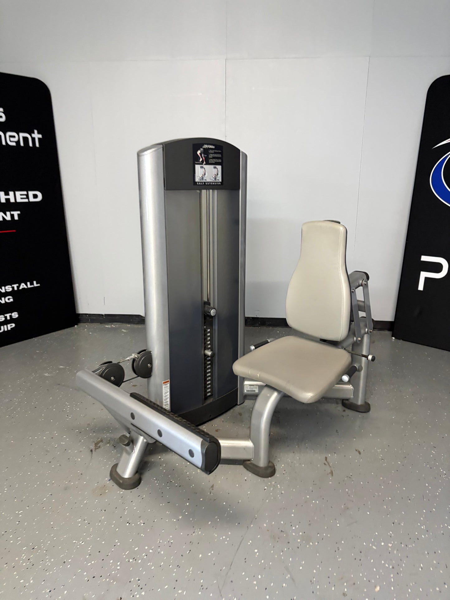Life Fitness Signature Series Seated Calf