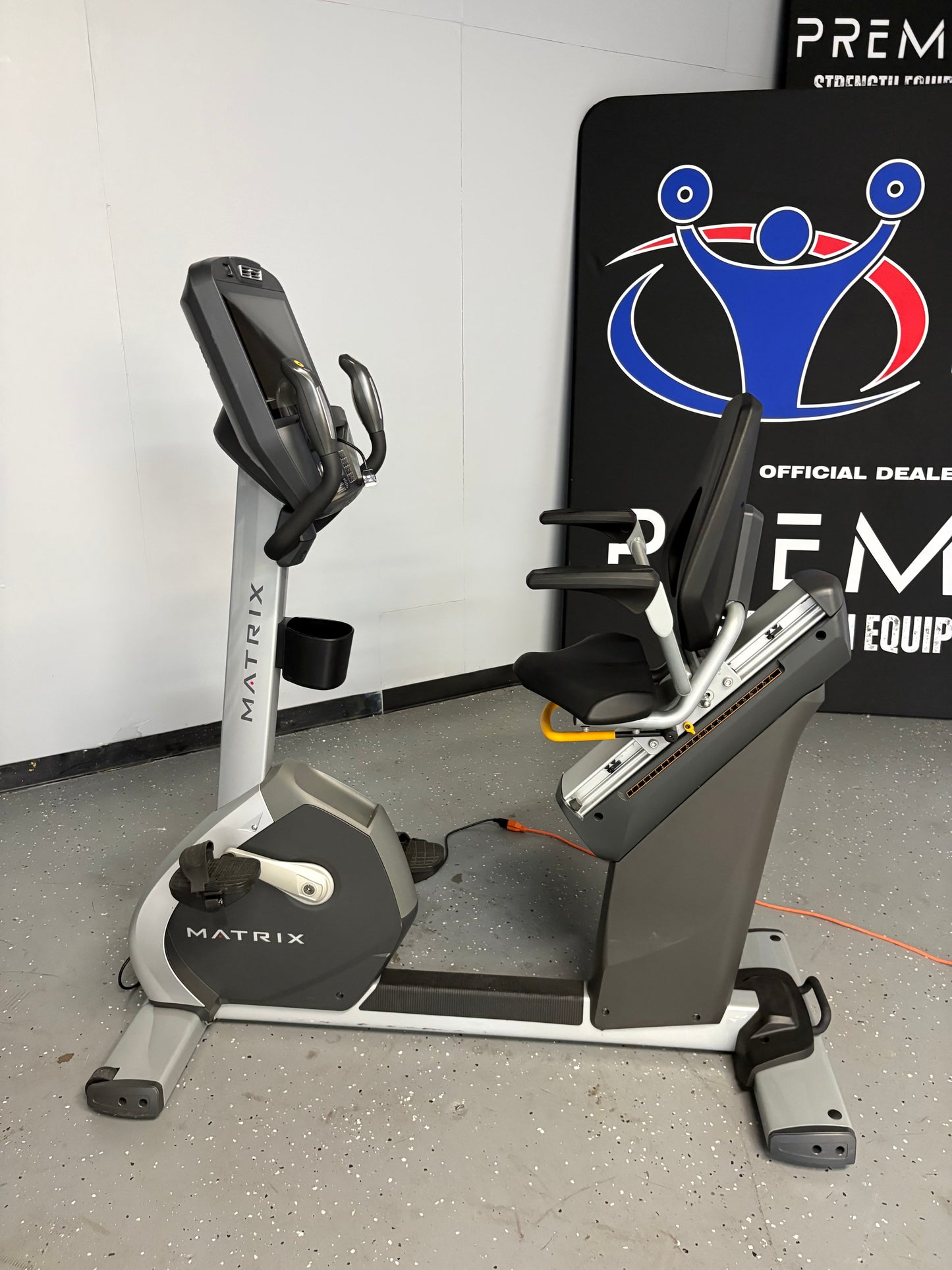 Matrix Fitness H5x Hybrid Bike w/ Touchscreen *Refurbished*