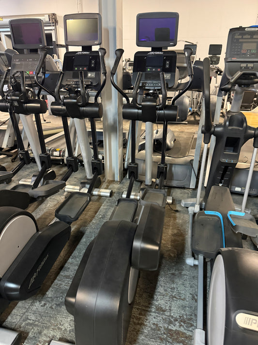 Life Fitness Cross Trainer Integrity Series - elliptical trainers, image 2