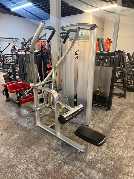 Cybex VR3 Lat Pulldown