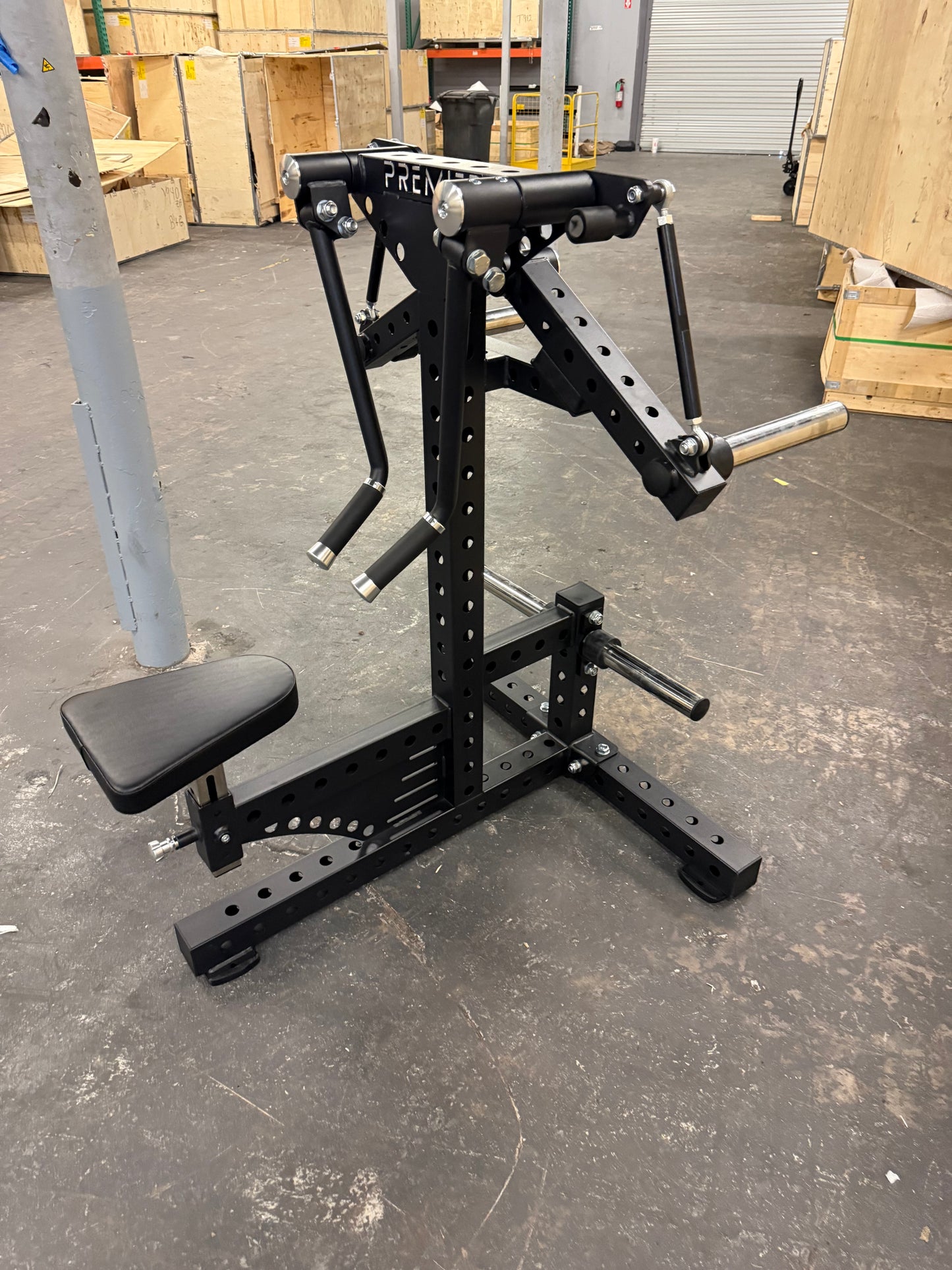 Elevación lateral sentado Serie Bravo de Premier Strength