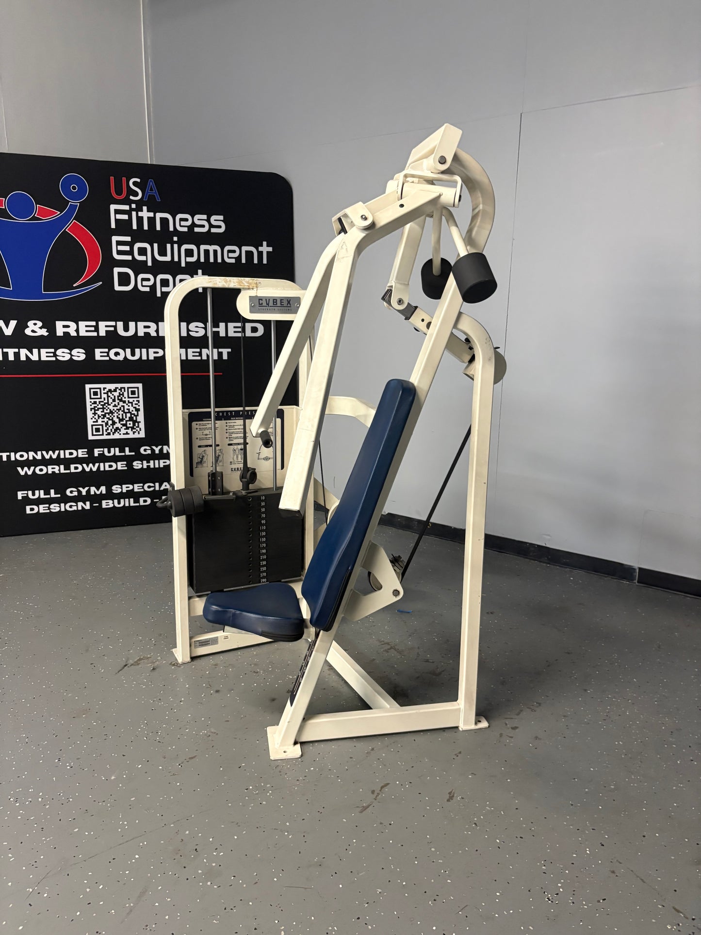 Cybex VR2 Chest Press