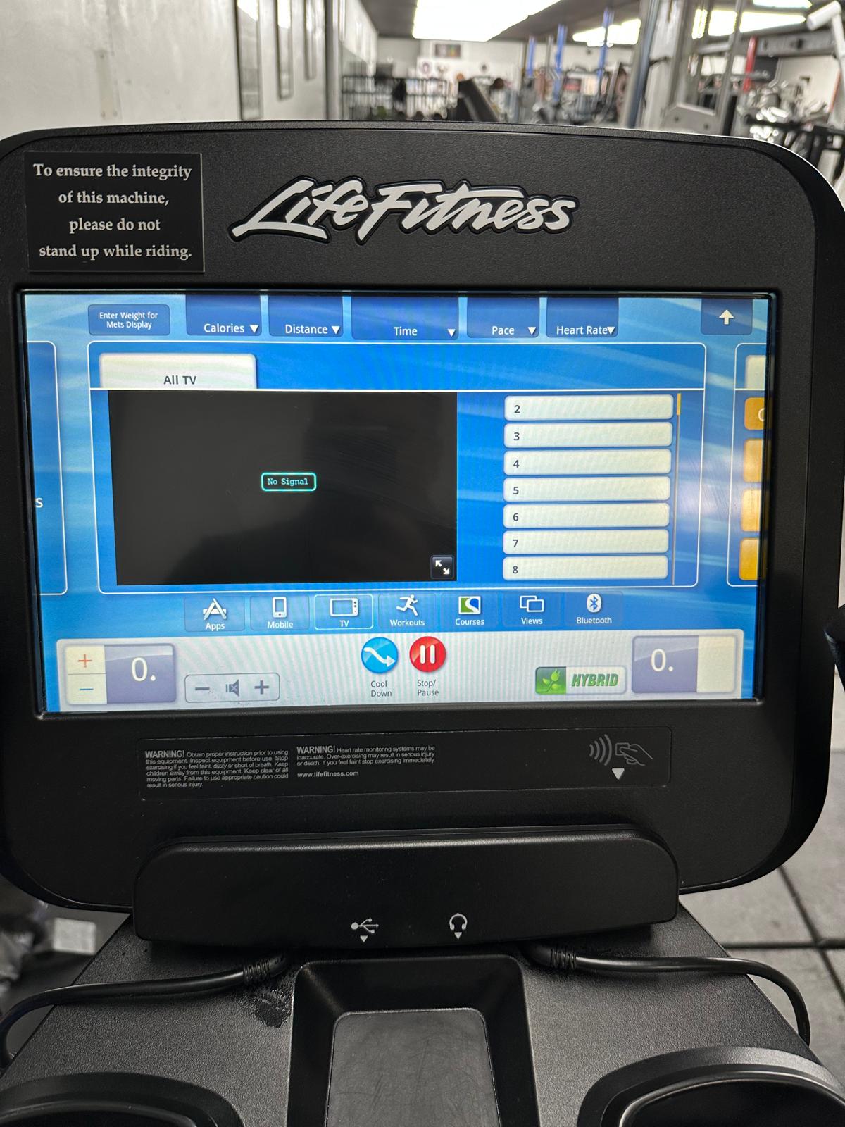 Life Fitness 95C Discover SE Upright Bike *REFURBISHED*