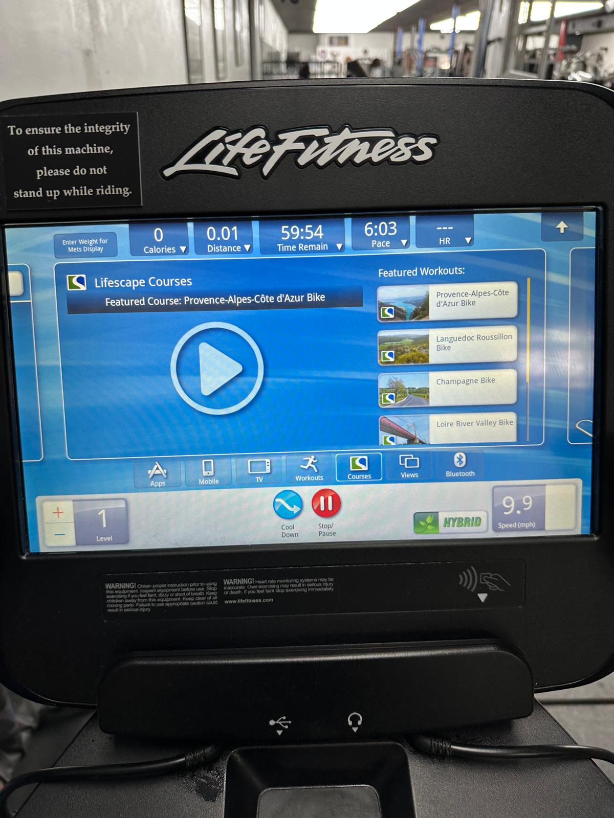 Life Fitness 95C Discover SE Upright Bike *REFURBISHED*