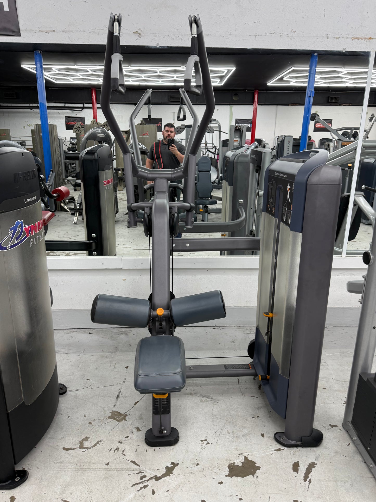 Precor Discovery Series Lat Pulldown *Refurbished*
