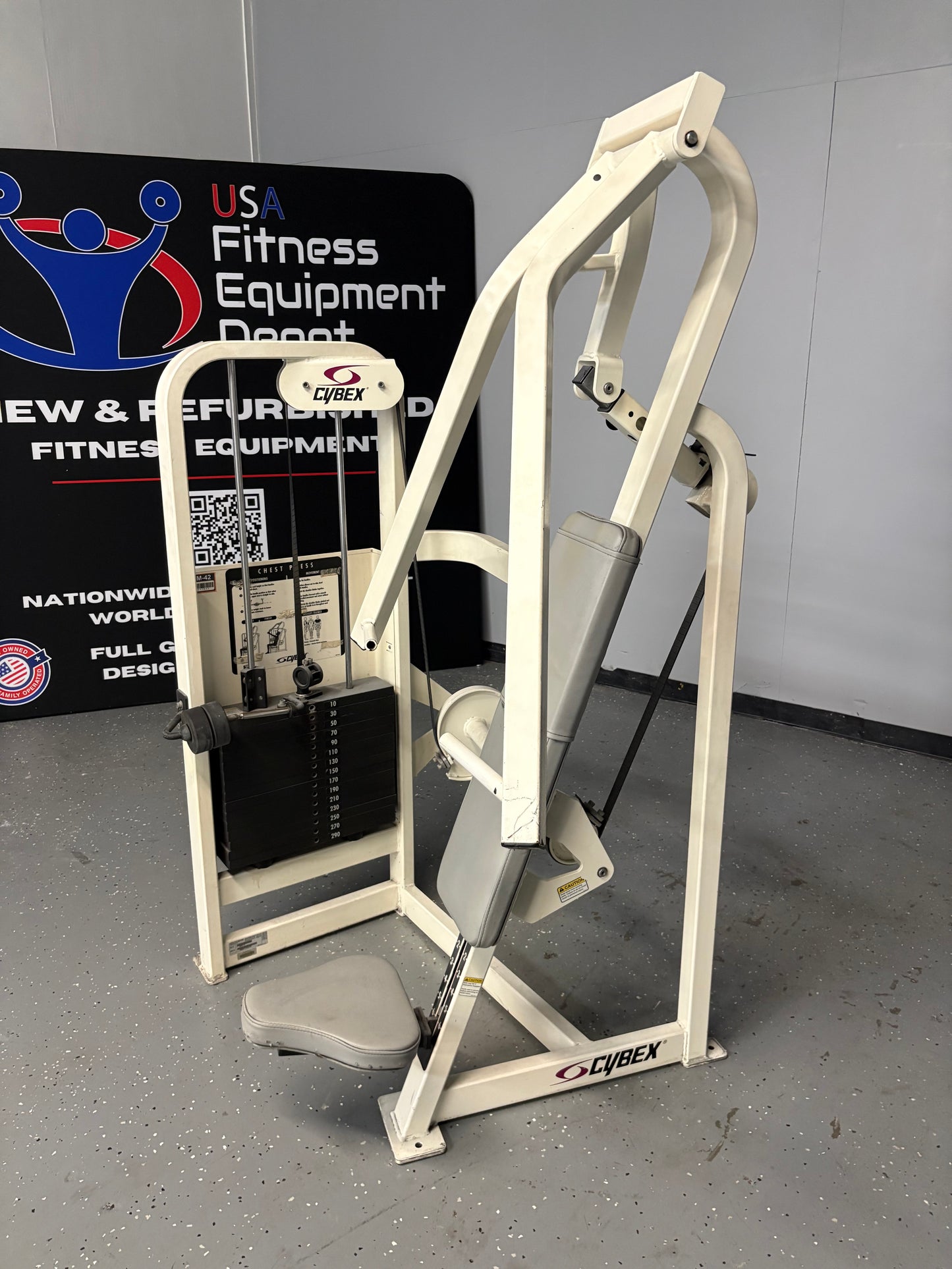 Cybex VR2 Chest Press