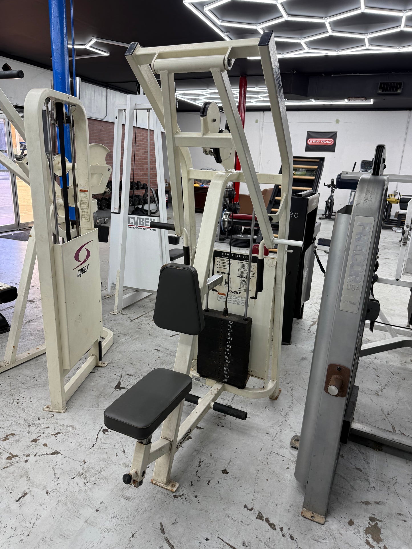 Cybex VR2 Seated Row/Rear Delt