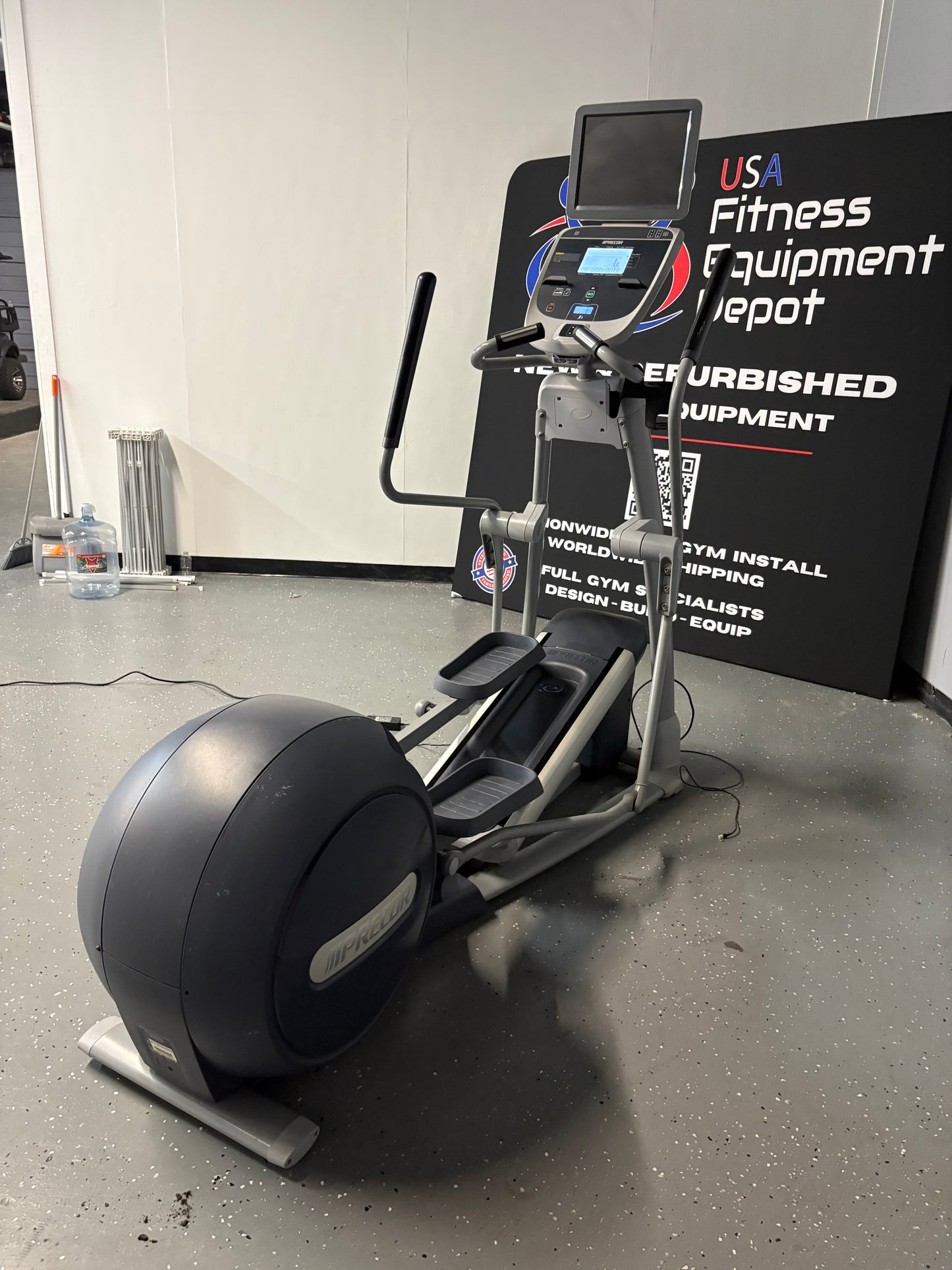 Precor EFX 825 Total Body Elliptical *Refurbished*