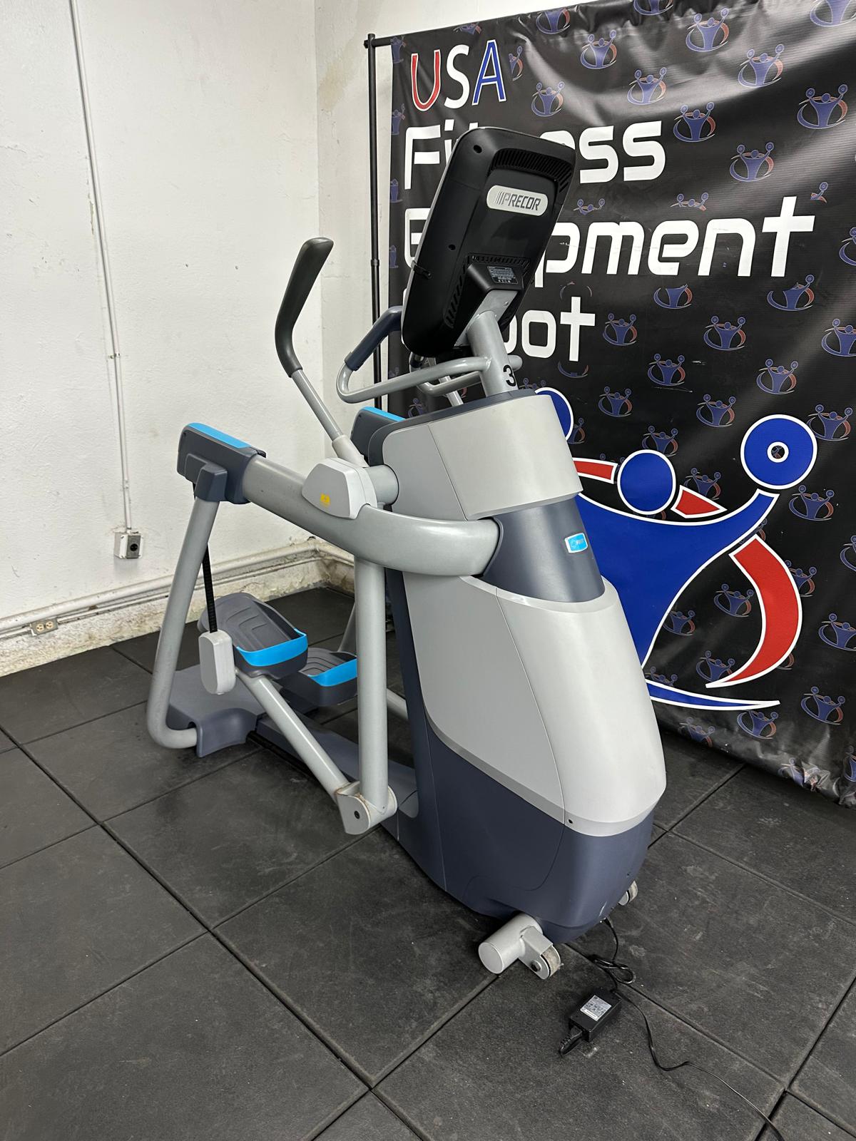 Precor AMT 885 Open Stride Trainer Elliptical w/P82 *REFURBISHED*