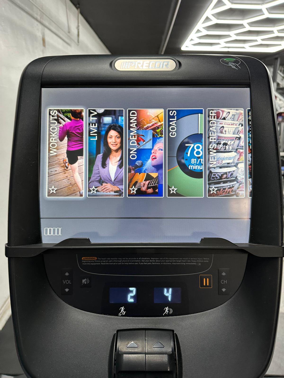 Precor AMT 885 Open Stride Trainer Elliptical w/P82 *REFURBISHED*