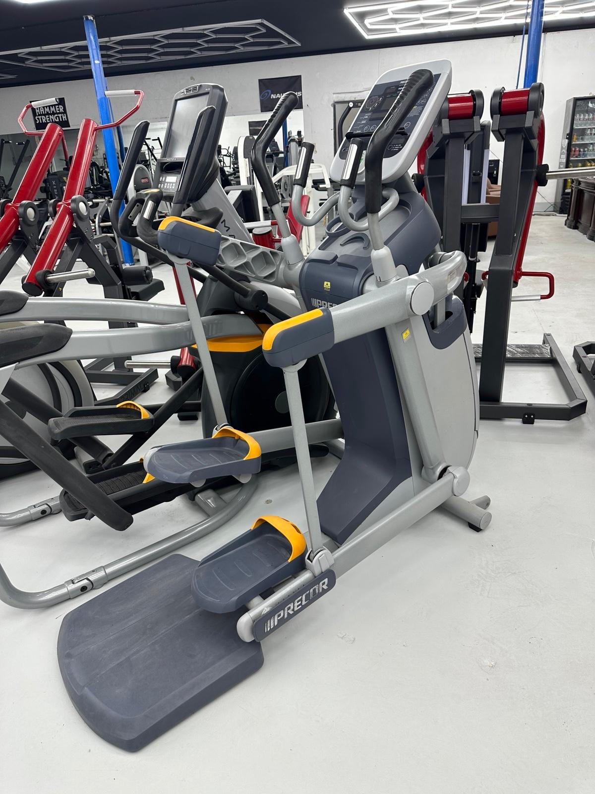 Precor AMT 100i Elliptical *REFURBISHED*