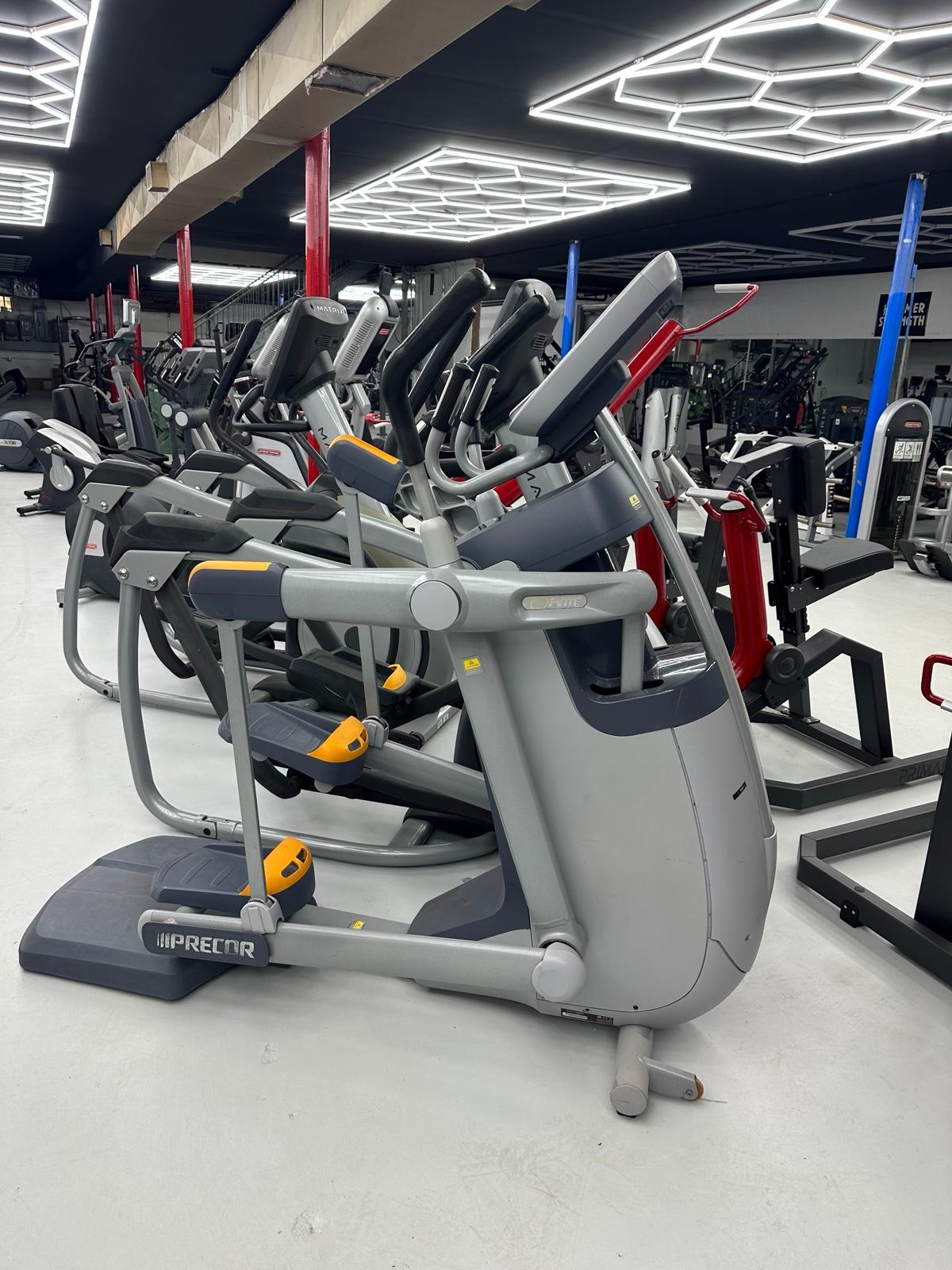Precor AMT 100i Elliptical *REFURBISHED*