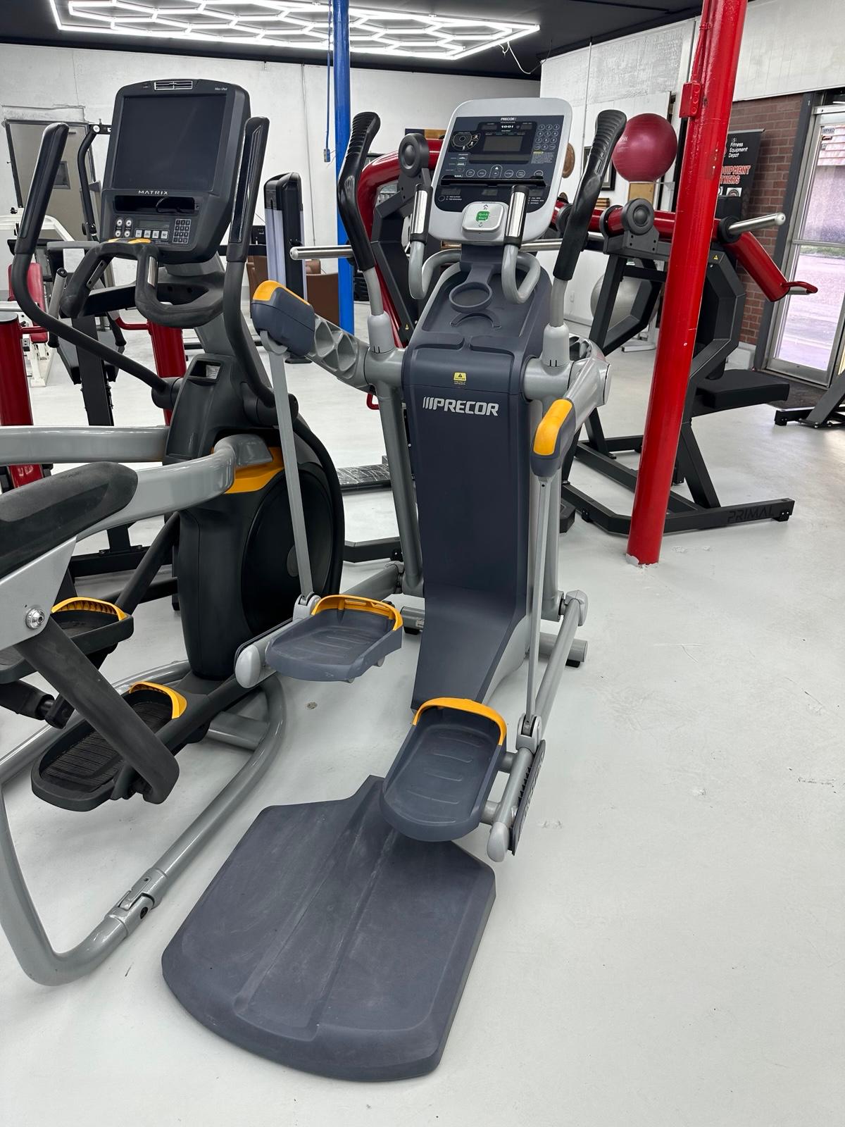 Precor AMT 100i Elliptical *REFURBISHED*