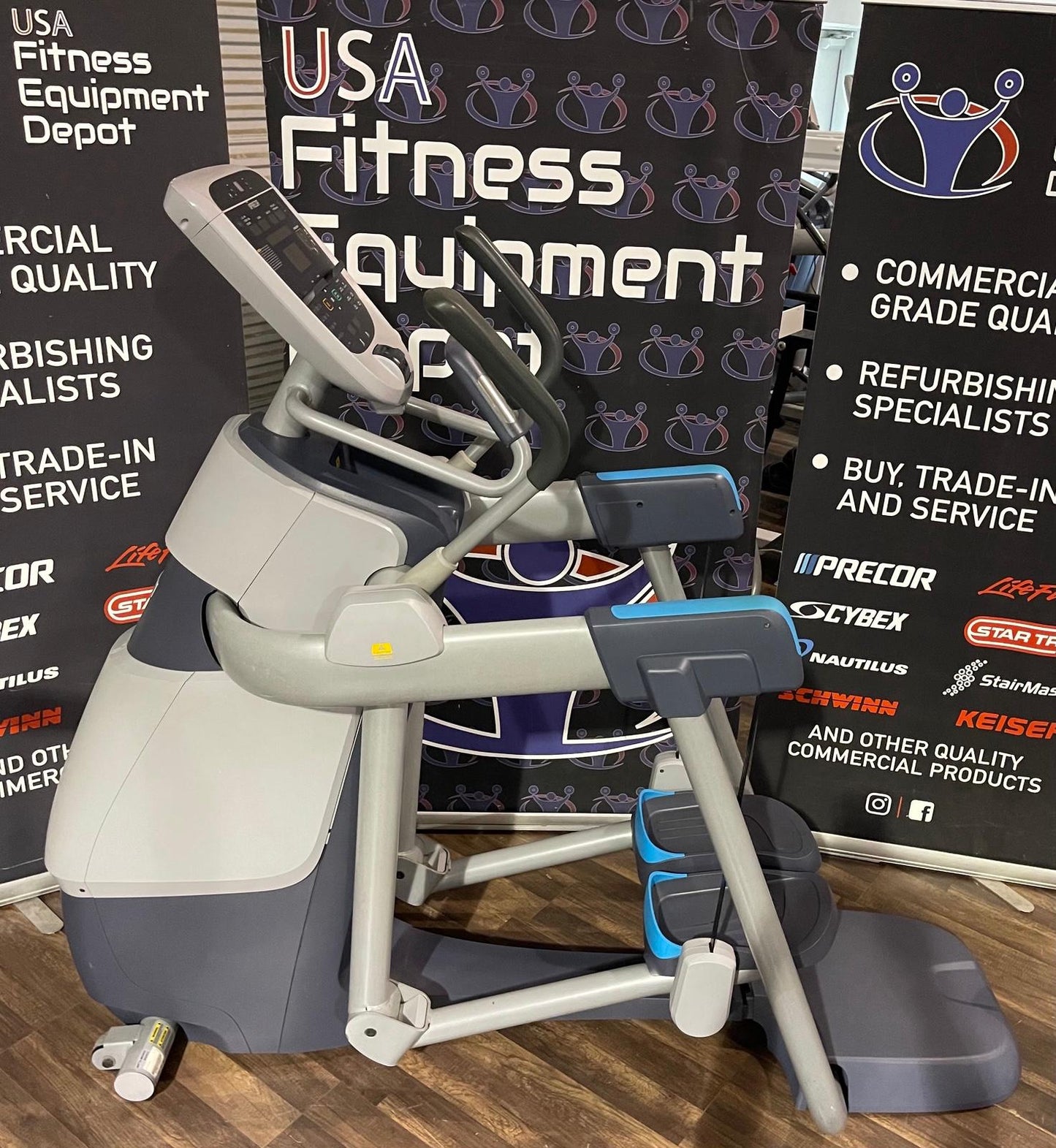 Precor AMT 835 Open Stride Elliptical P30 Console *REFURBISHED*