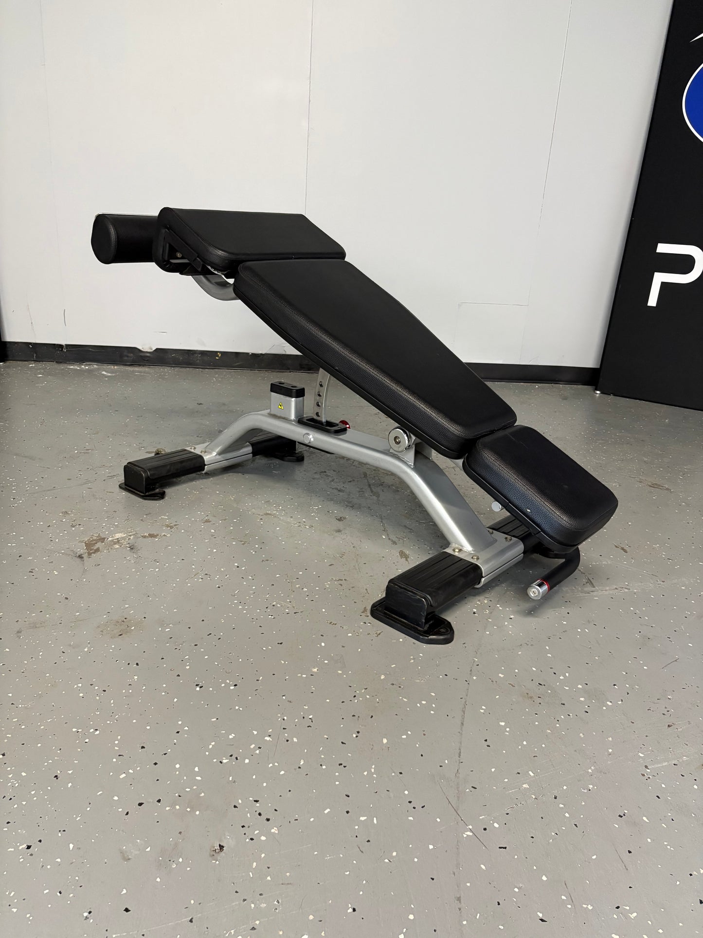 Star Trac Decline Bench