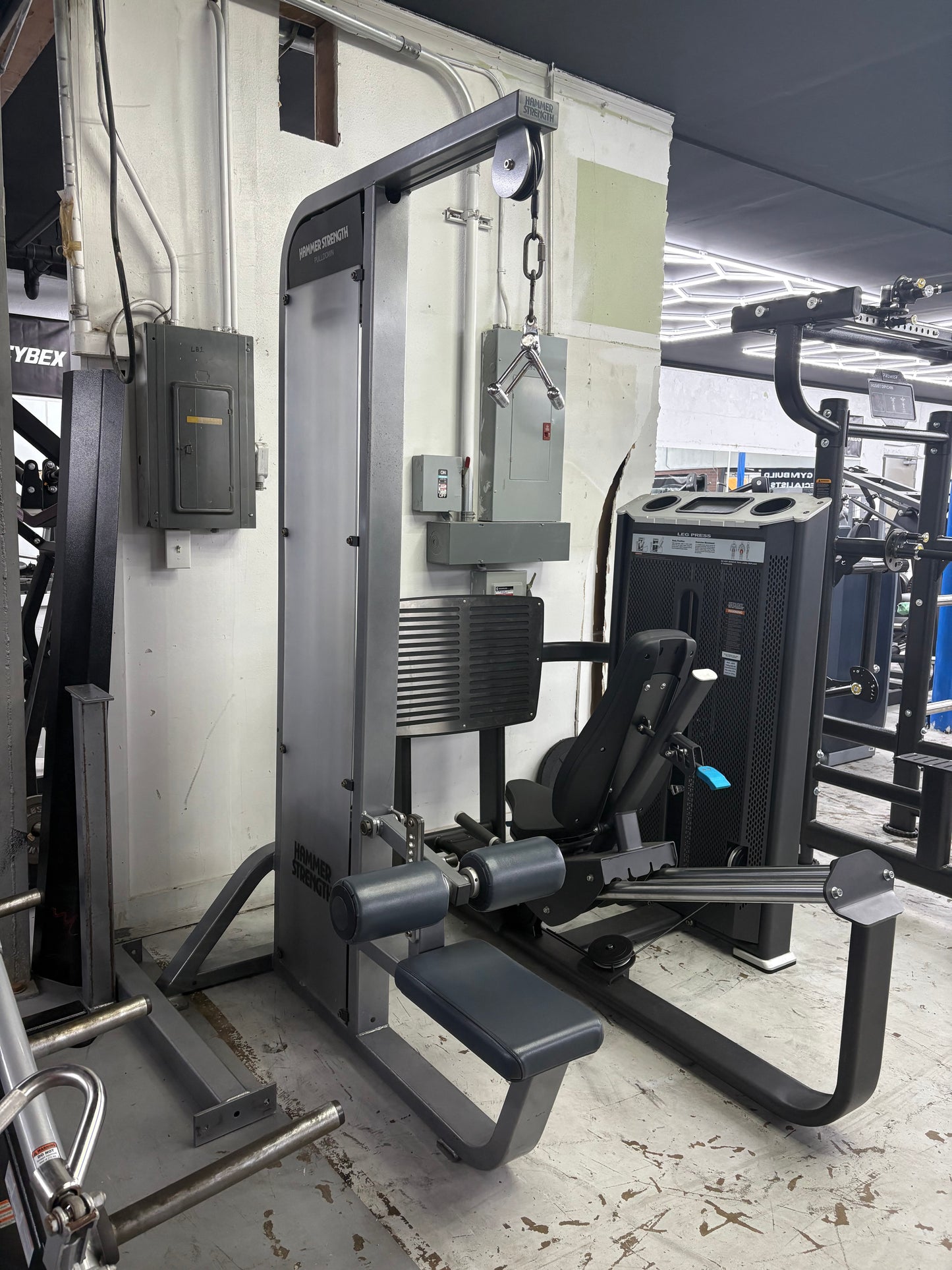 Hammer Strength Lat Pulldown *REFURBISHED*