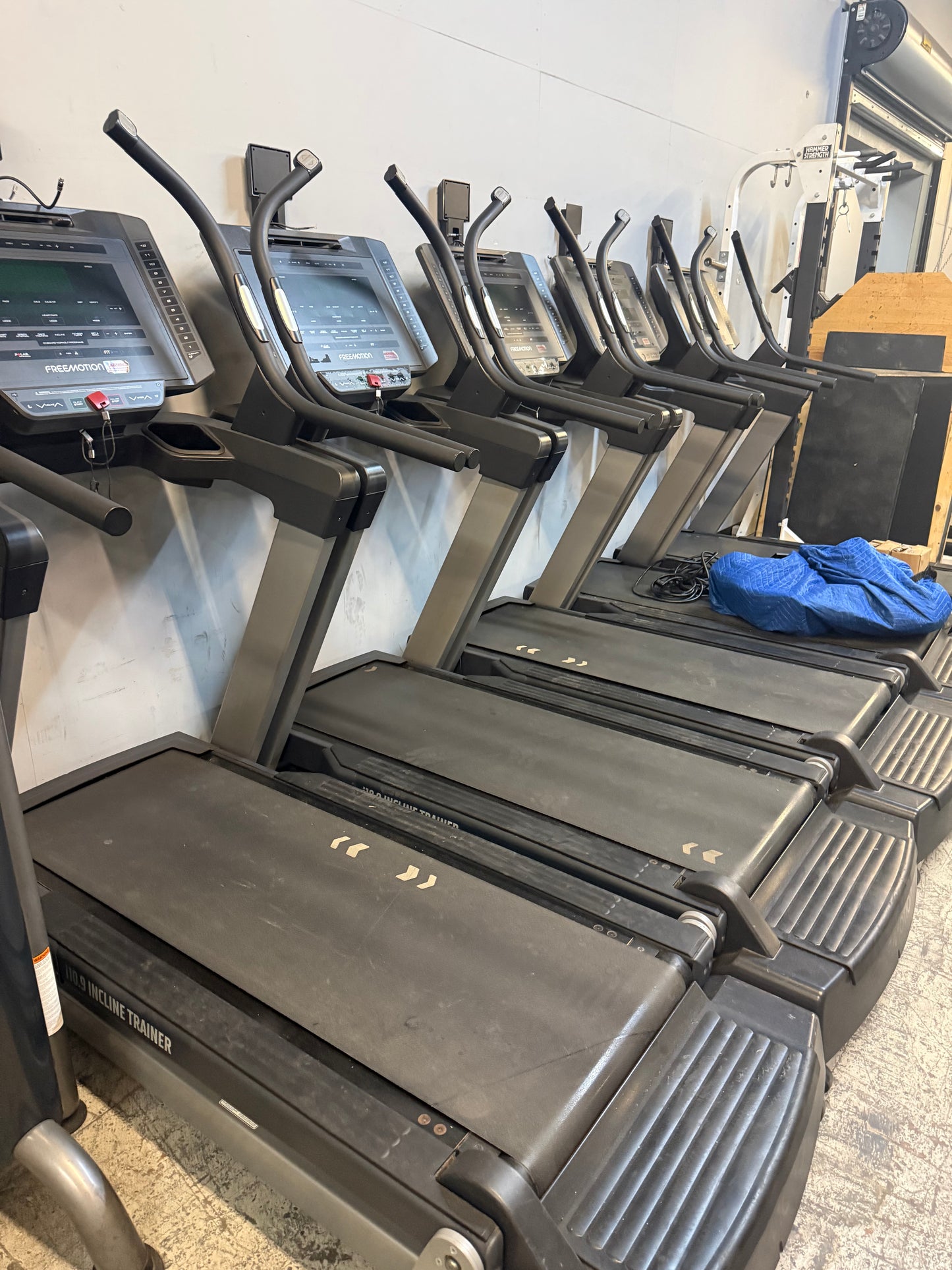 FreeMotion i10.9 Incline Trainer Treadmill