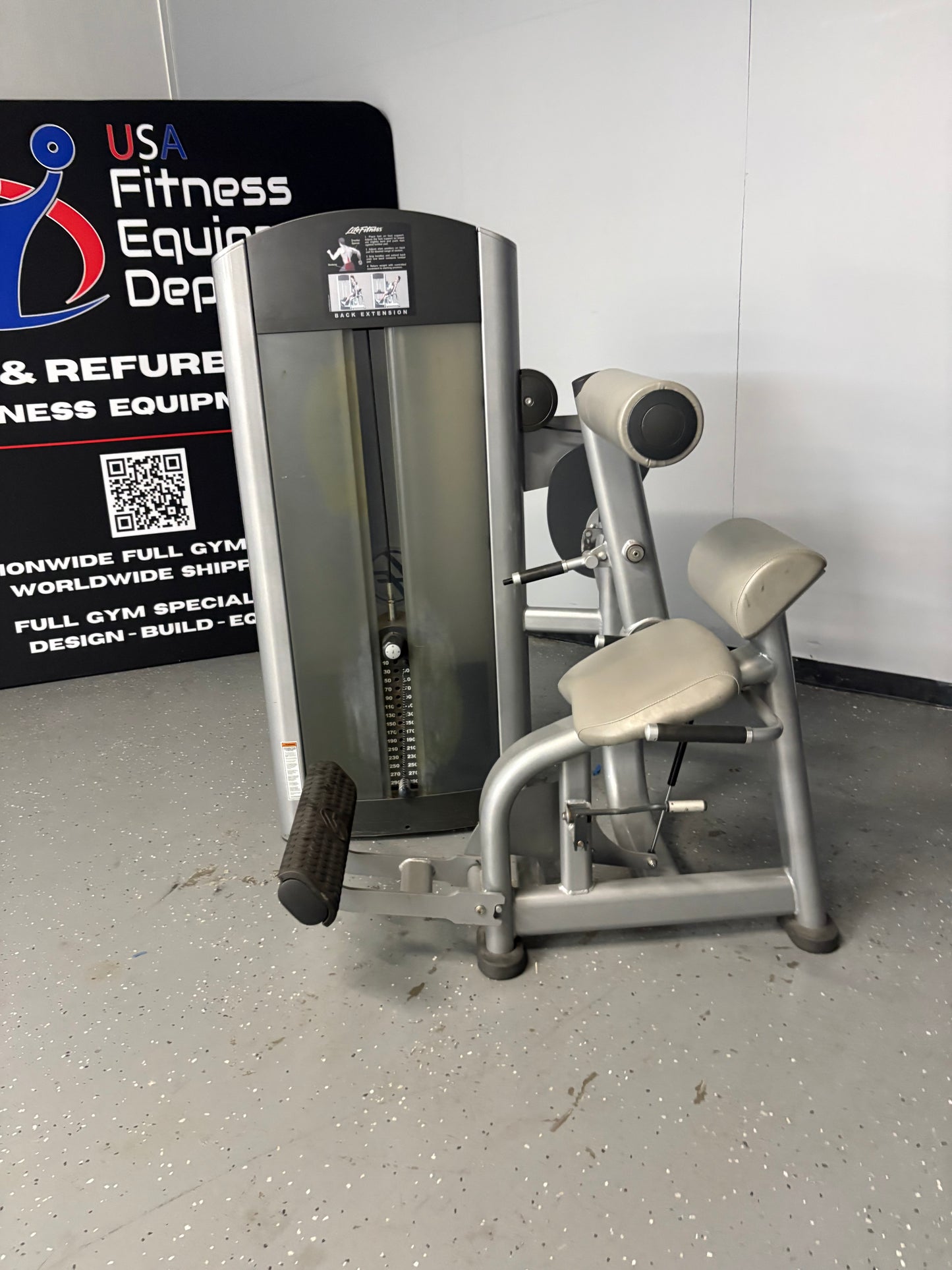Life Fitness Signature Series Lower Back Extension