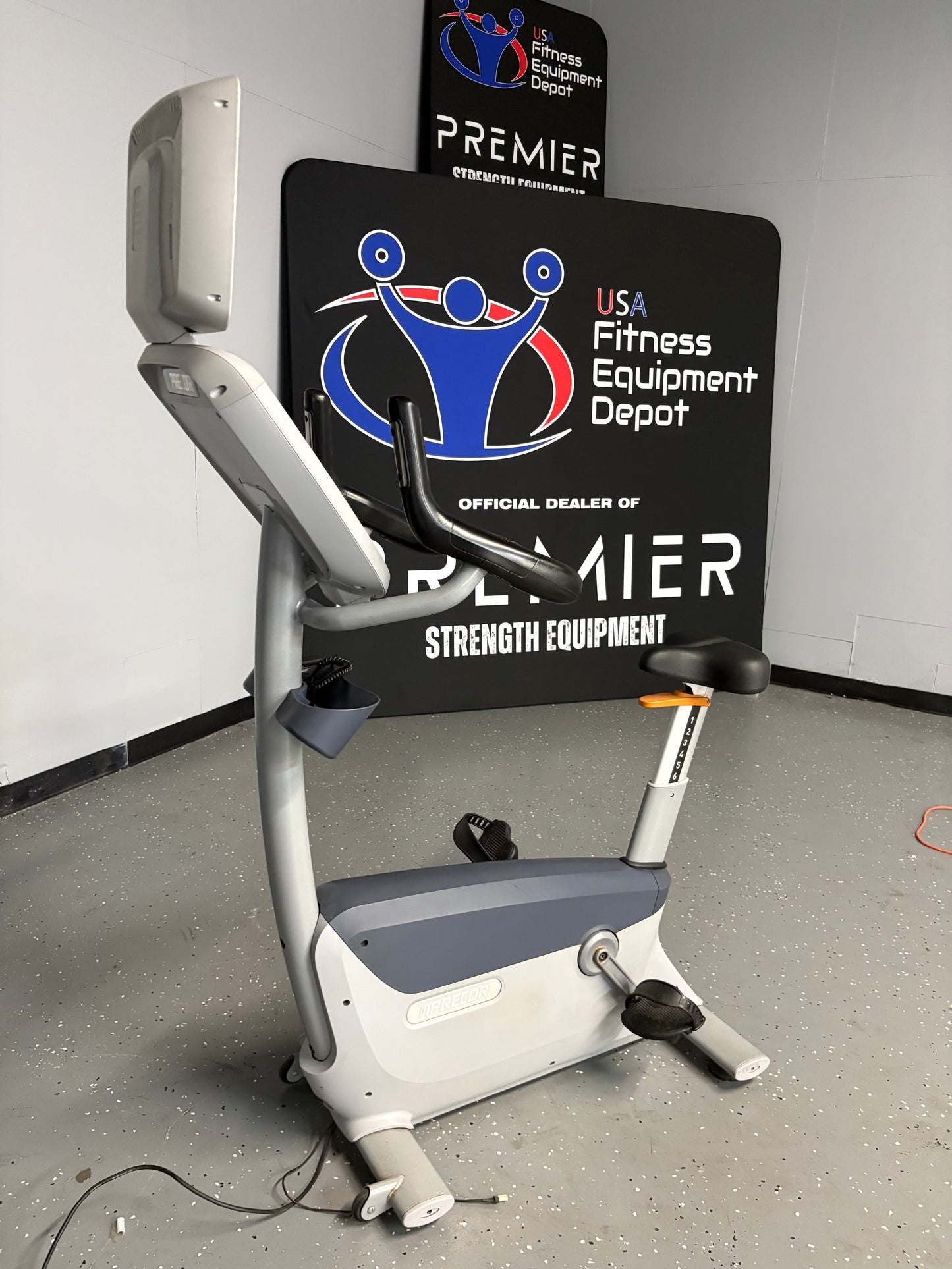 Precor UBK 825 Upright Bike *Refurbished*
