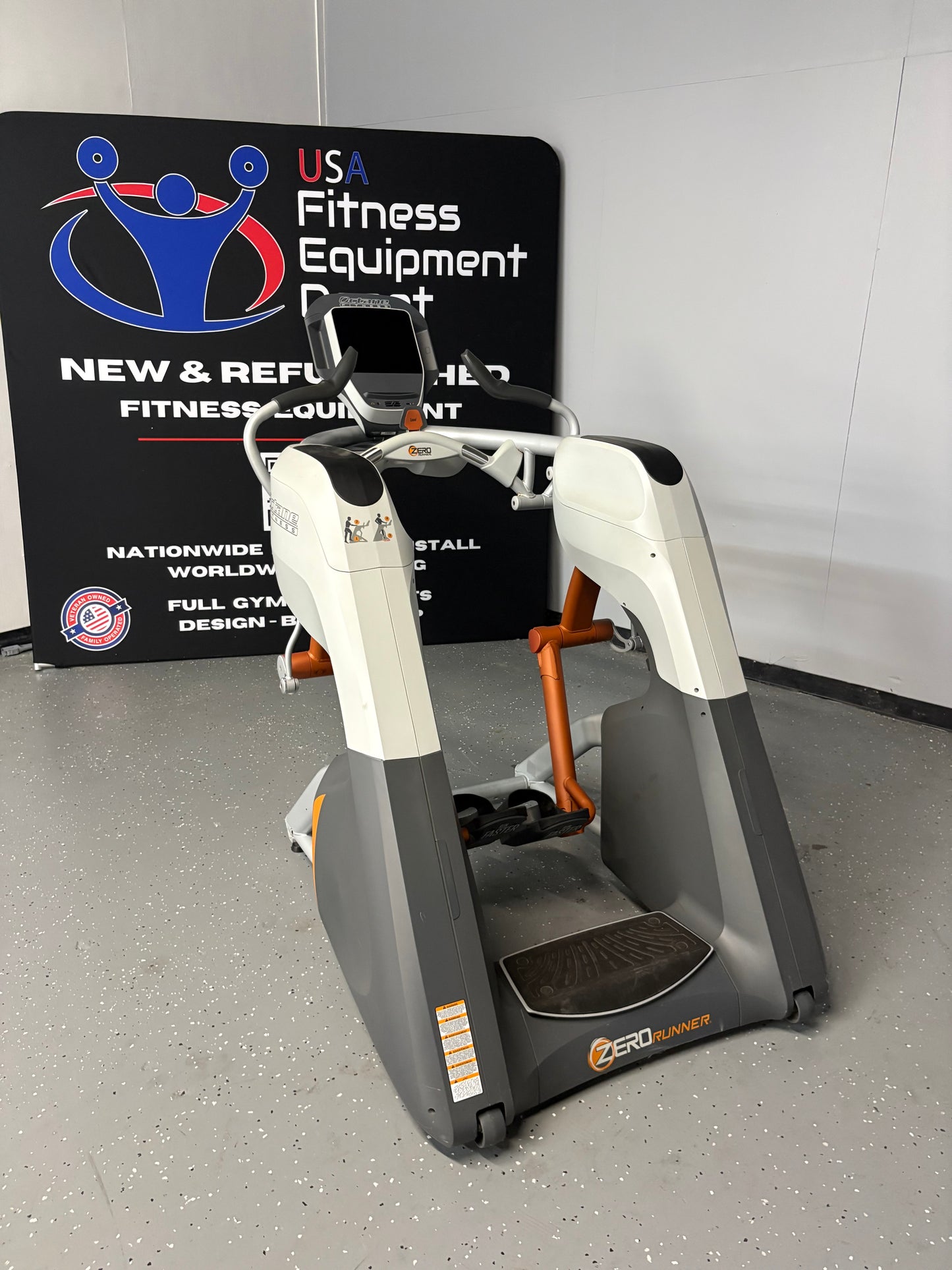 Octane Fitness ZR8000 Zero Runner w/Smart Screen *Refurbished*