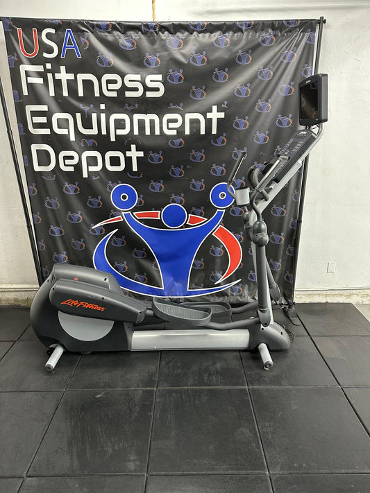 Life Fitness CLSX Integrity Cross-Trainer Elliptical *REFURBISHED*