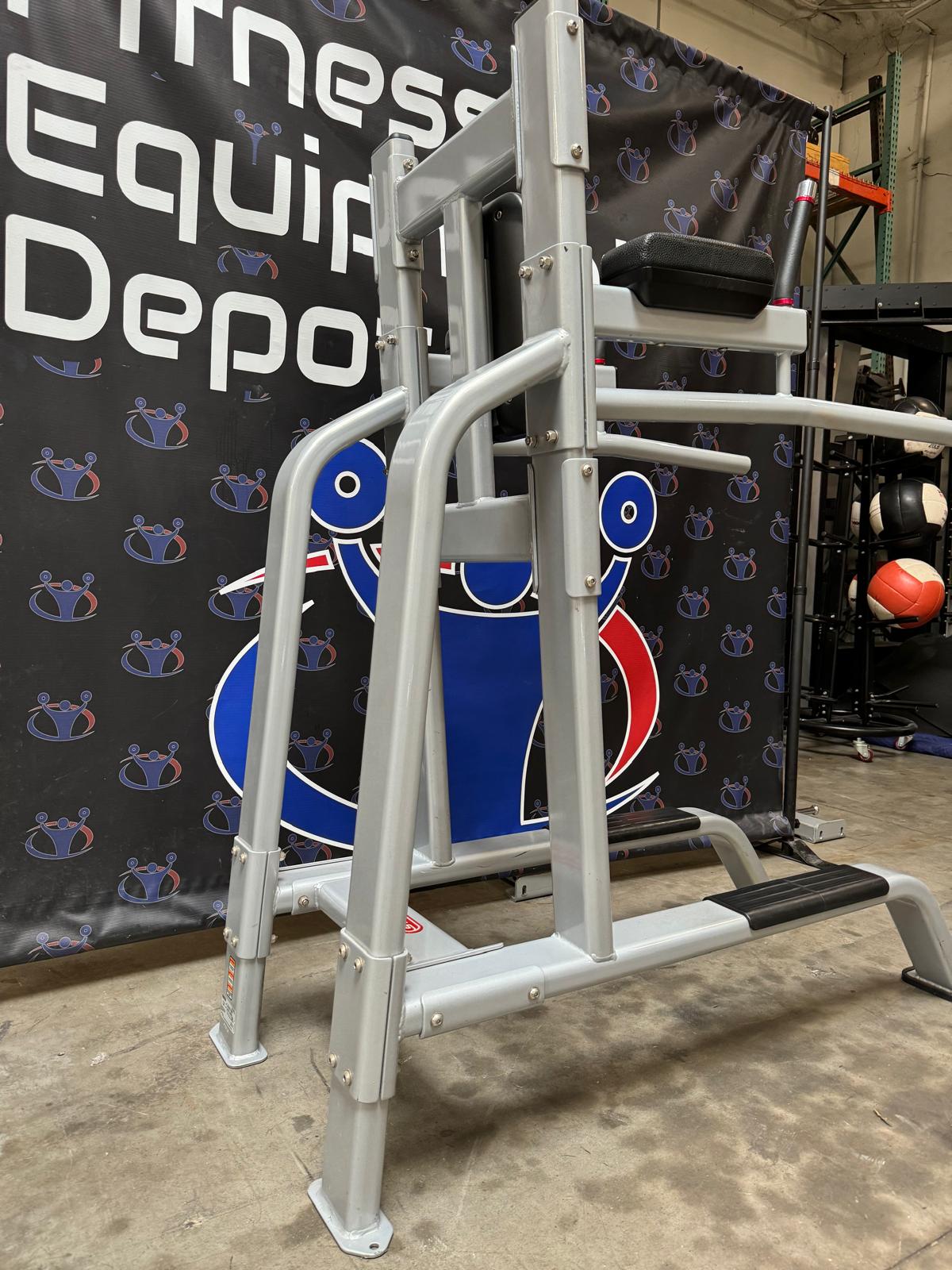 Star Trac Captain's Chair *REFURBSIHED*