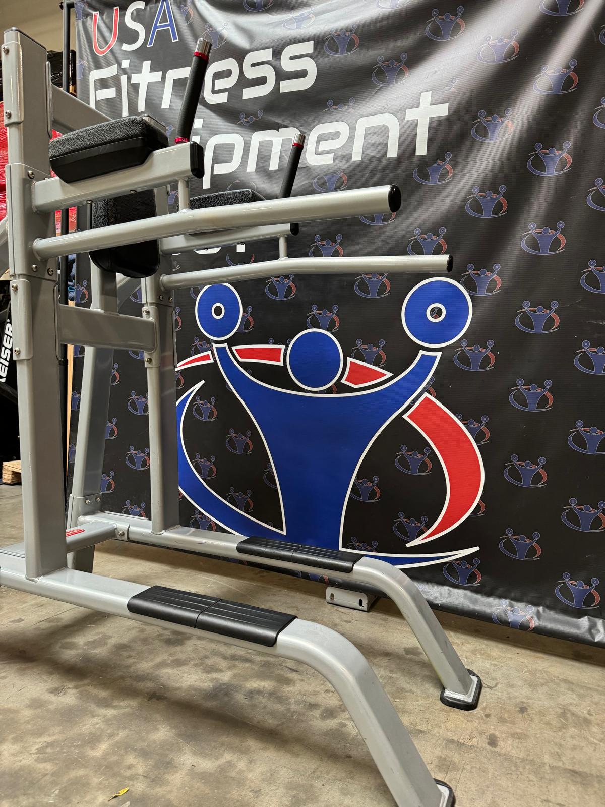 Star Trac Captain's Chair *REFURBSIHED*