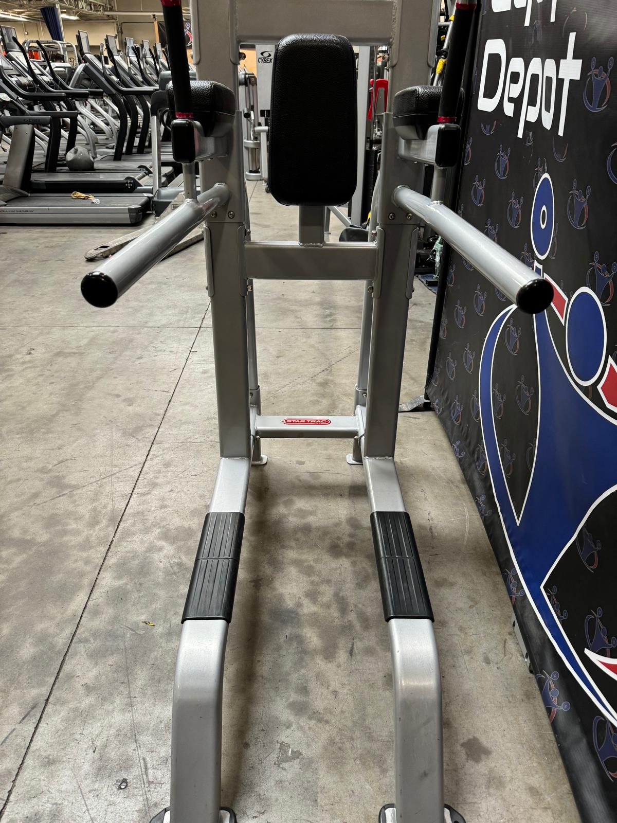 Star Trac Captain's Chair *REFURBSIHED*