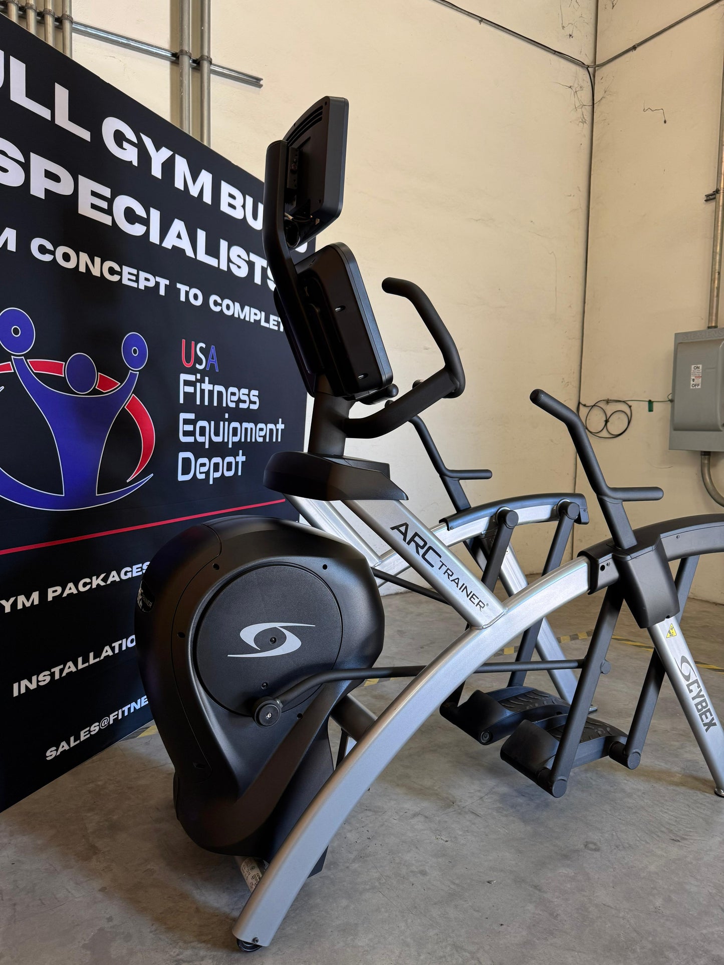 Cybex R Series Lower Body Arc Trainer Elliptical *REFURBISHED*