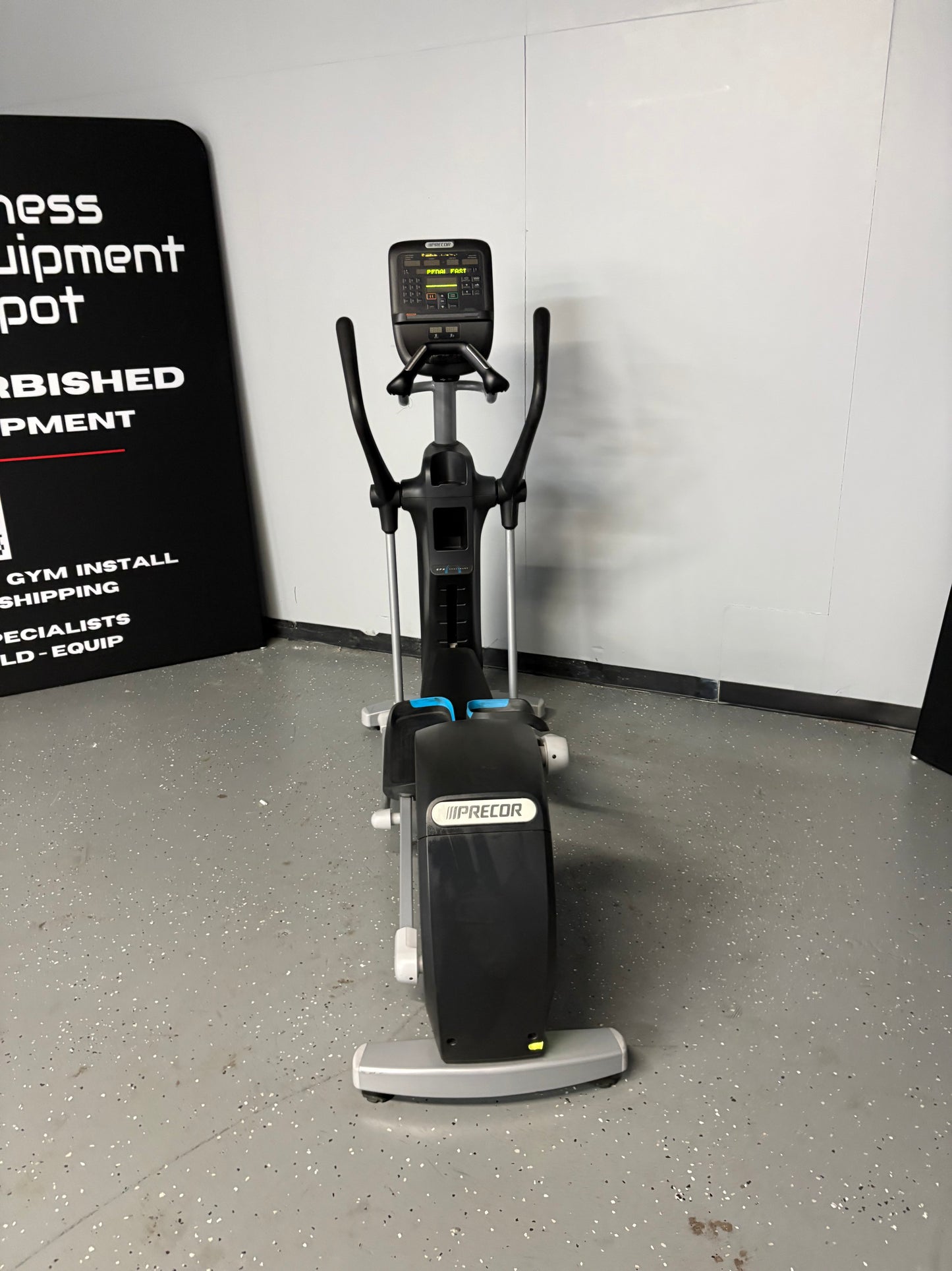 Precor EFX 835 Total Body Elliptical w/P31 Console *Refurbished*