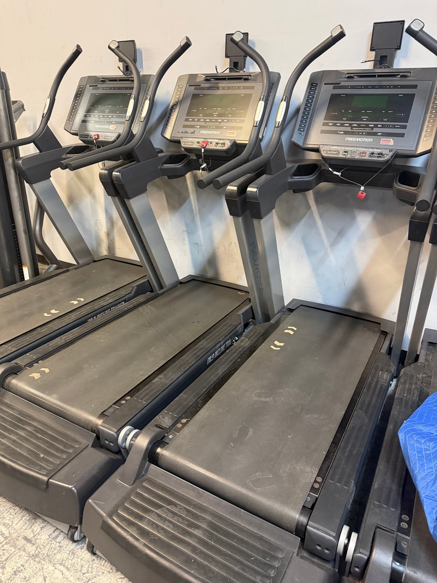 FreeMotion i10.9 Incline Trainer Treadmill