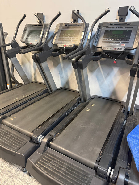 FreeMotion i10.9 Incline Trainer Treadmill