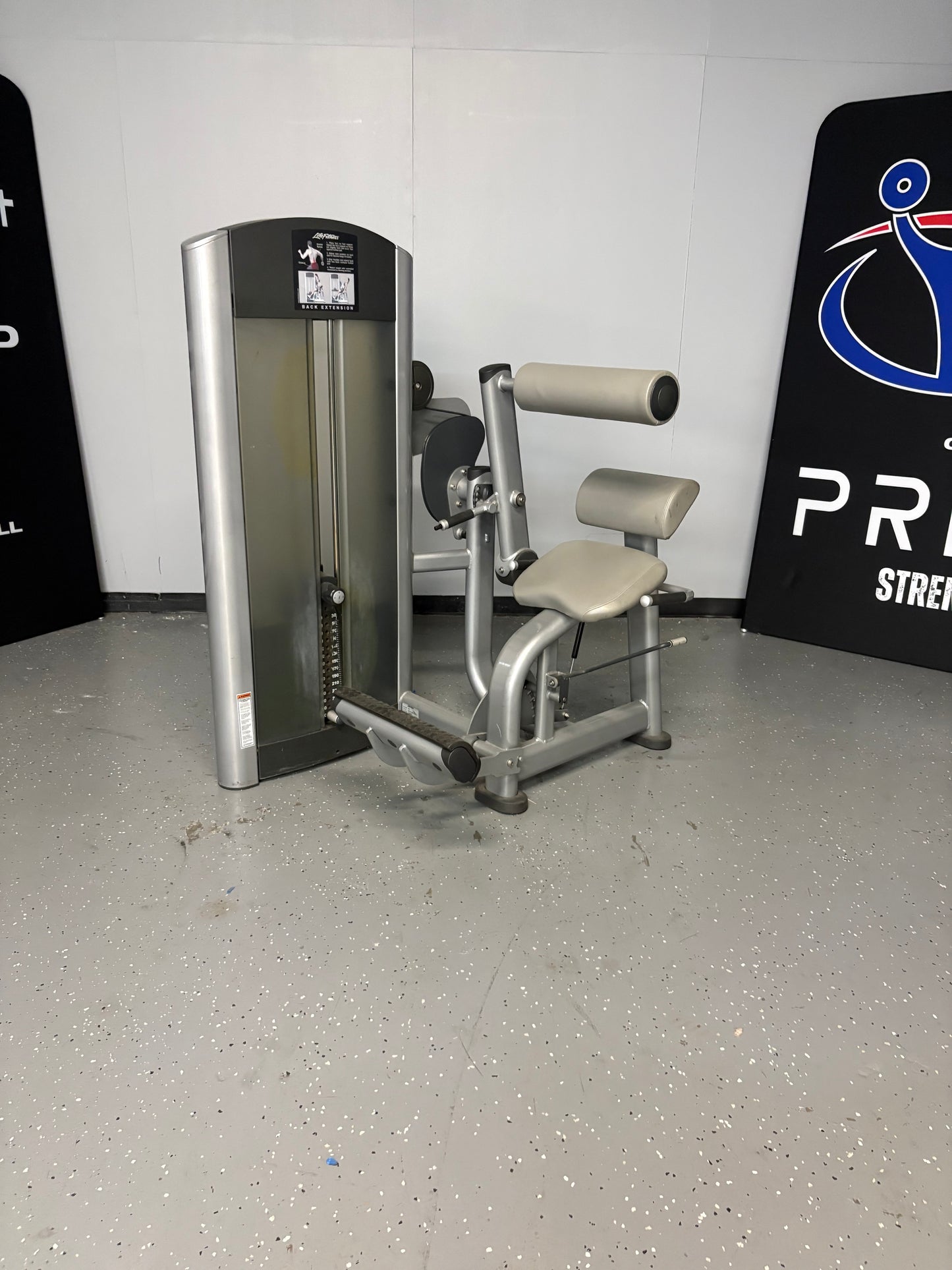 Life Fitness Signature Series Lower Back Extension