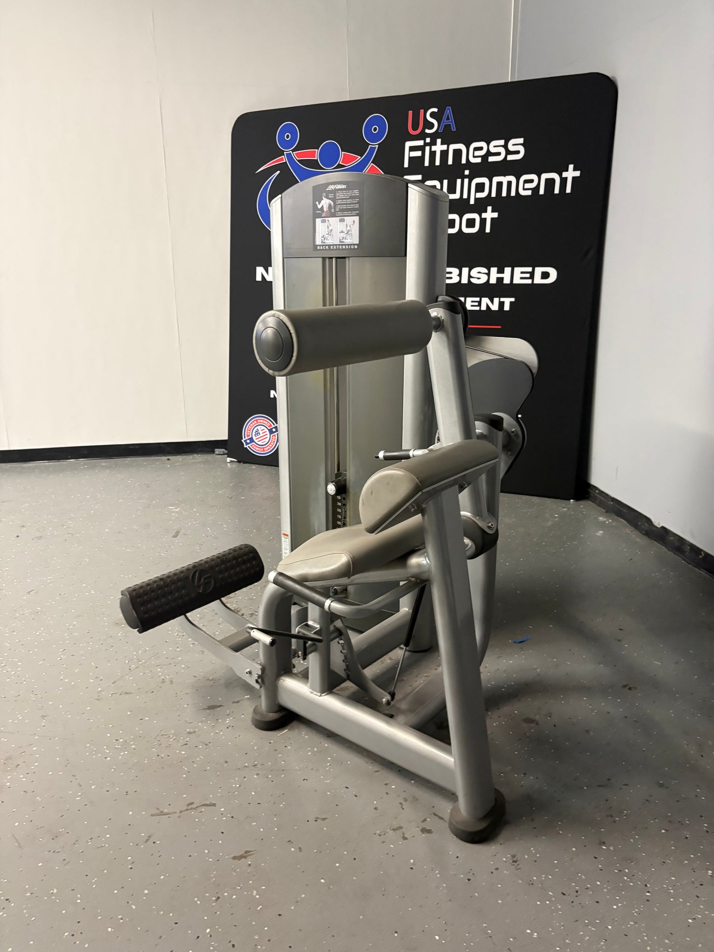 Life Fitness Signature Series Lower Back Extension