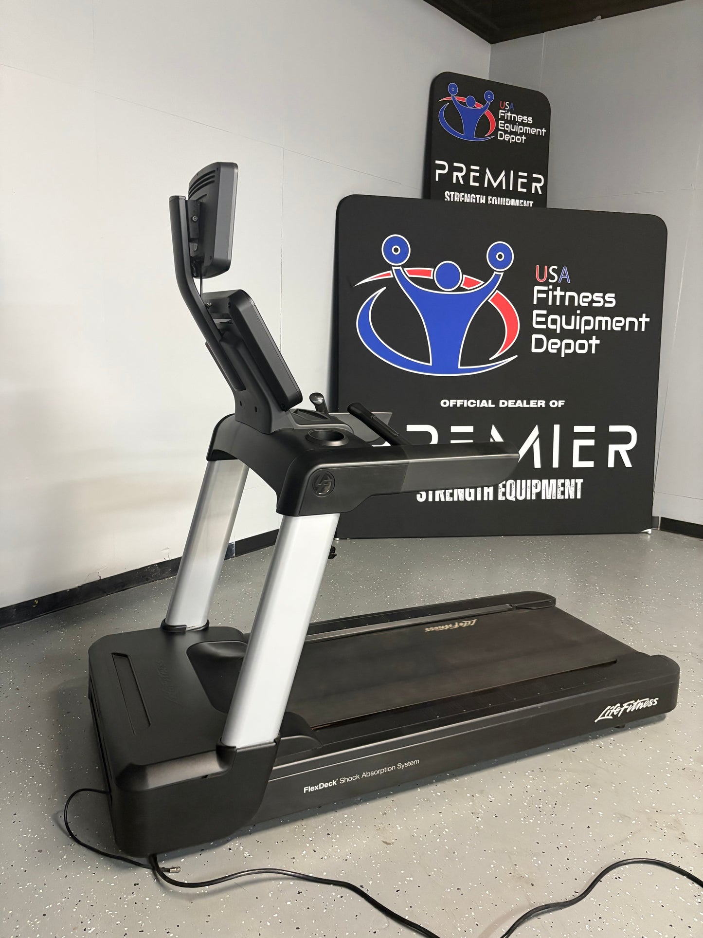 Life Fitness Integrity Series Treadmill C Console *Refurbished*